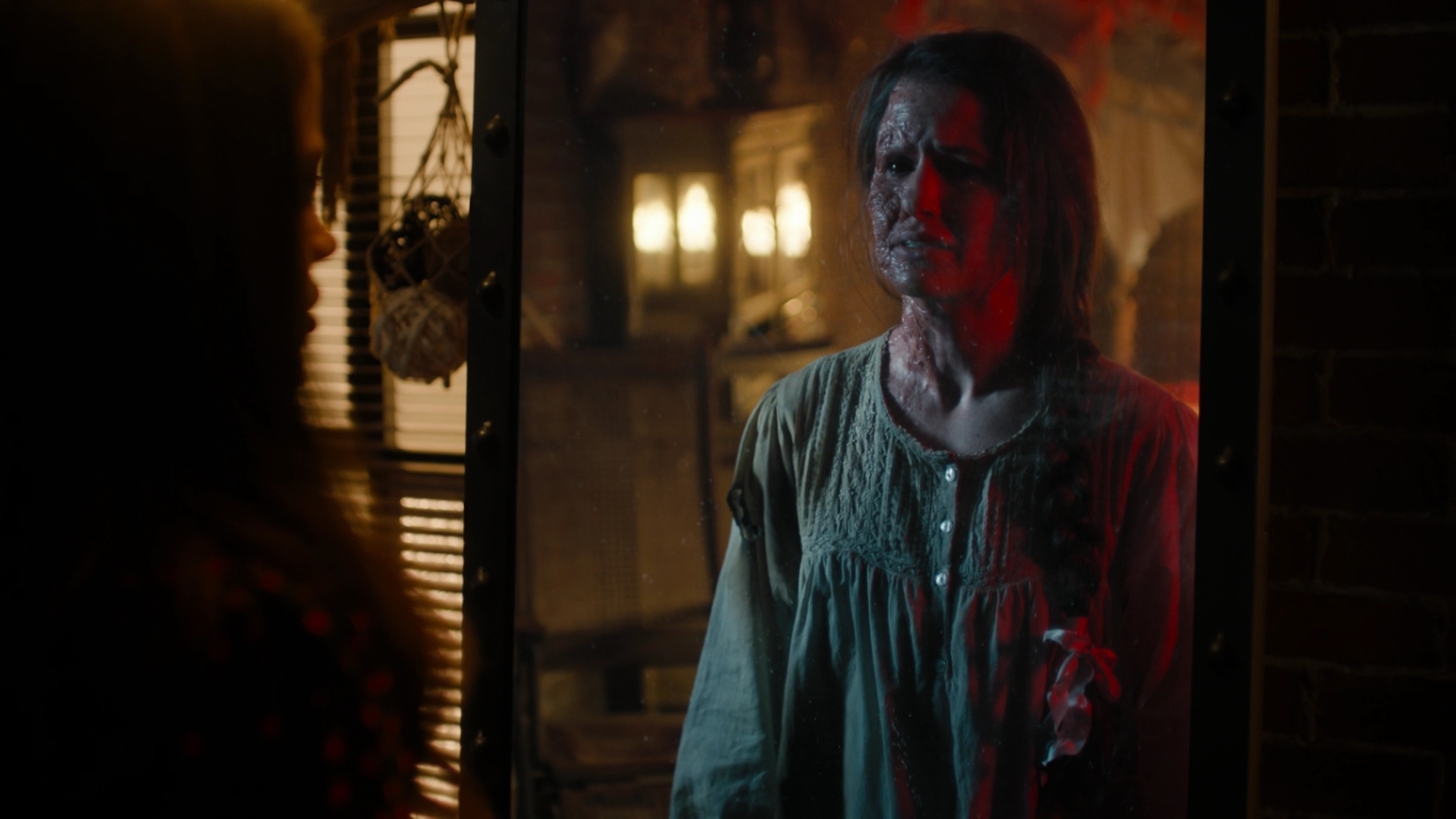 Charmed-Online-dot-nl_Charmed2x10CurseWords0947.jpg