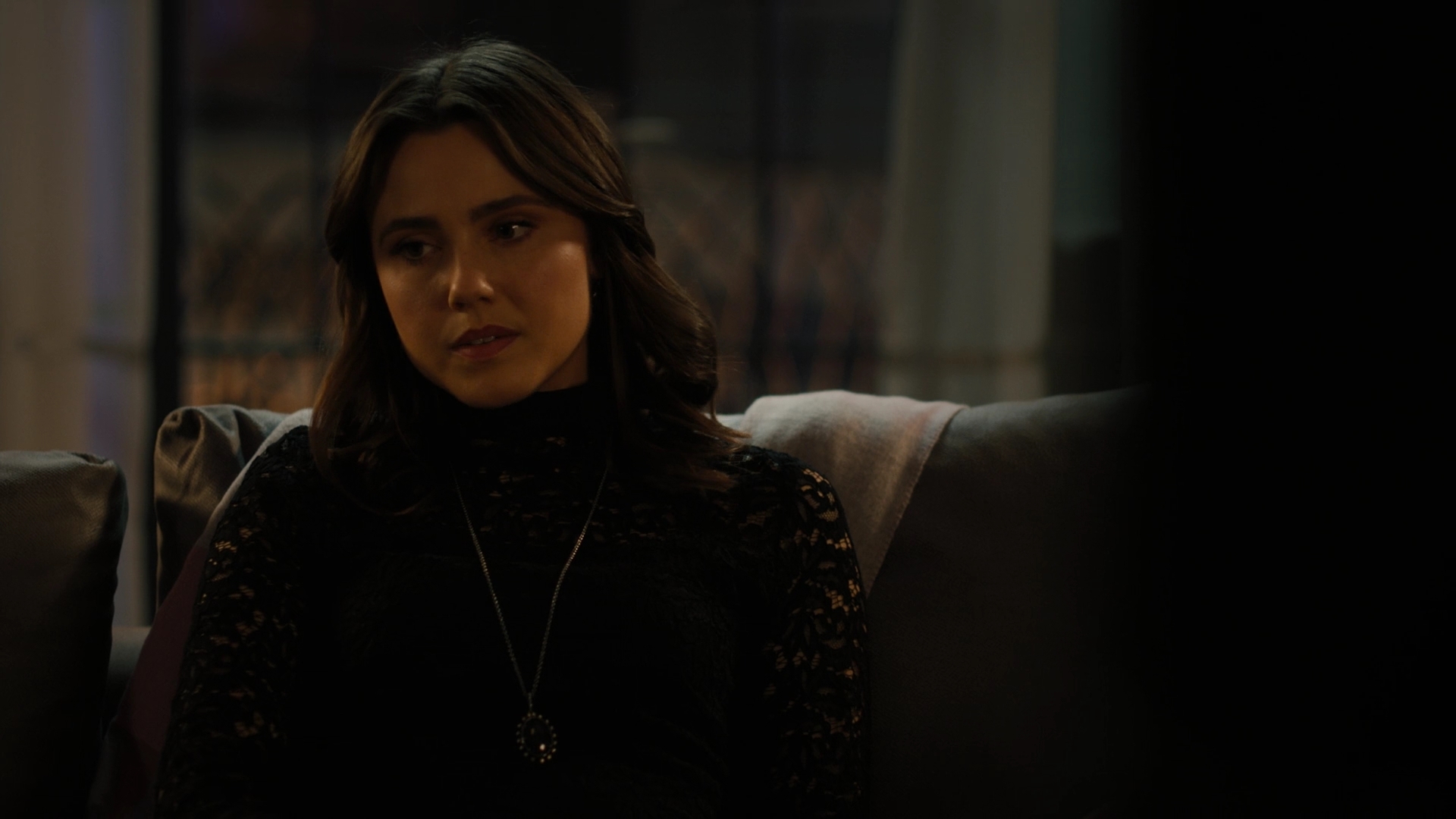 Charmed-Online-dot-nl_Charmed2x10CurseWords1224.jpg