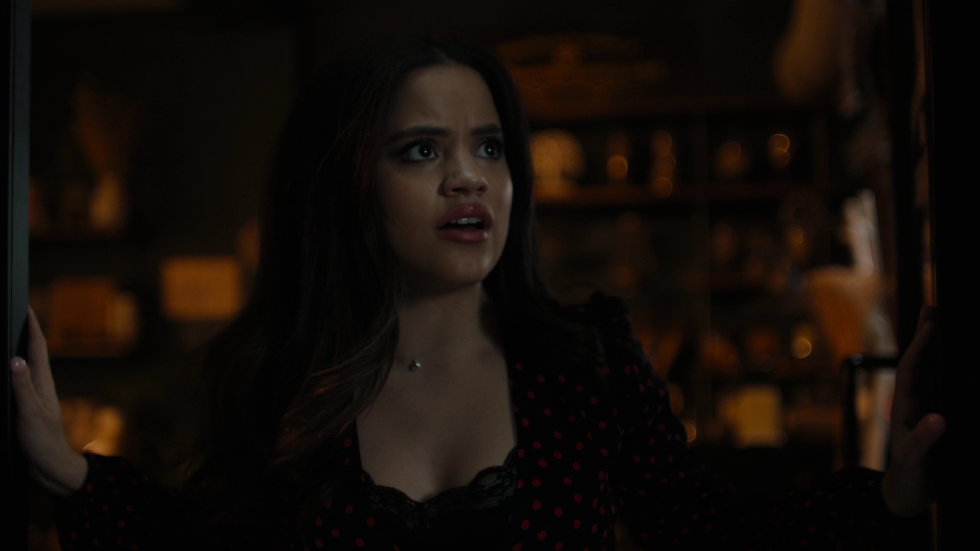 Charmed-Online-dot-nl_Charmed2x10CurseWords1296.jpg