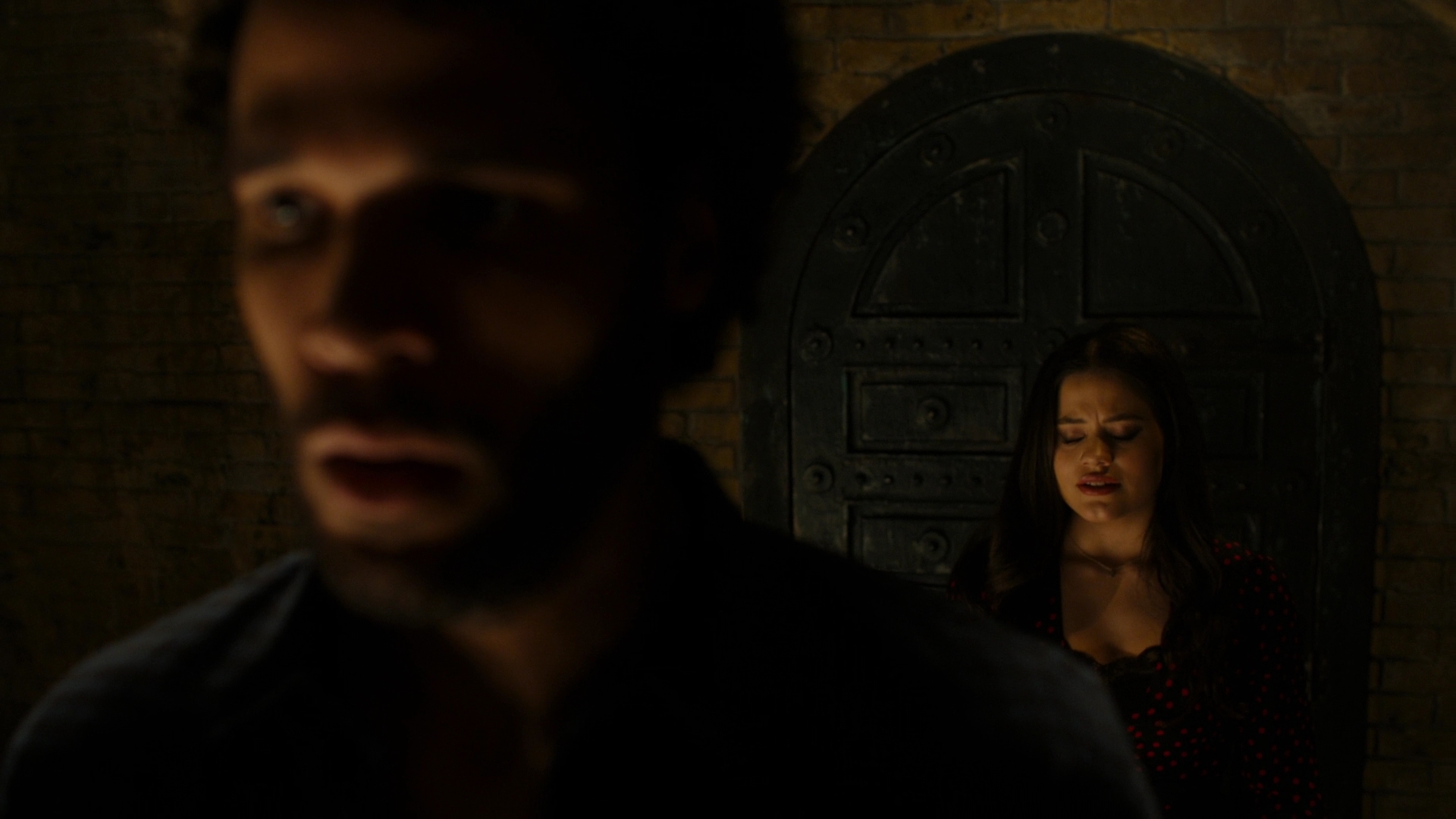 Charmed-Online-dot-nl_Charmed2x10CurseWords1750.jpg