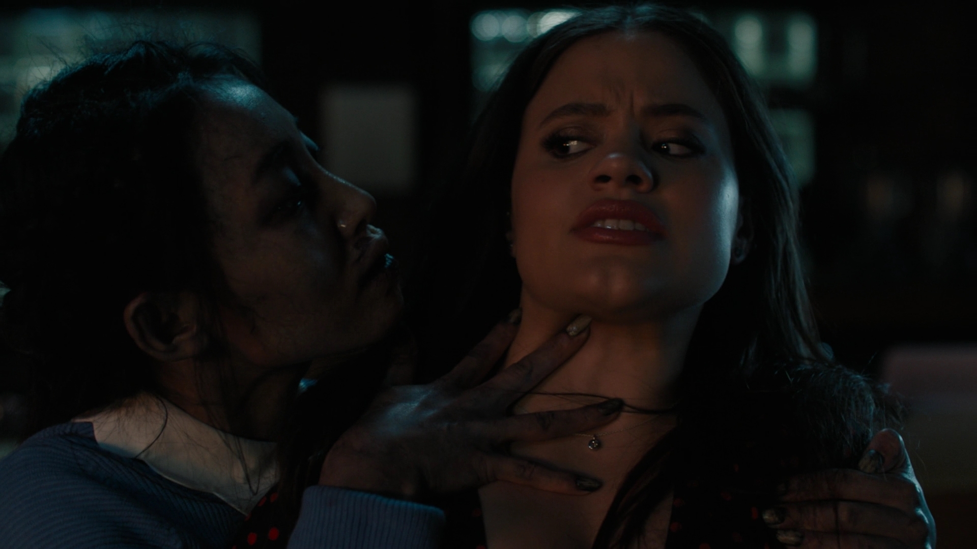 Charmed-Online-dot-nl_Charmed2x10CurseWords1945.jpg