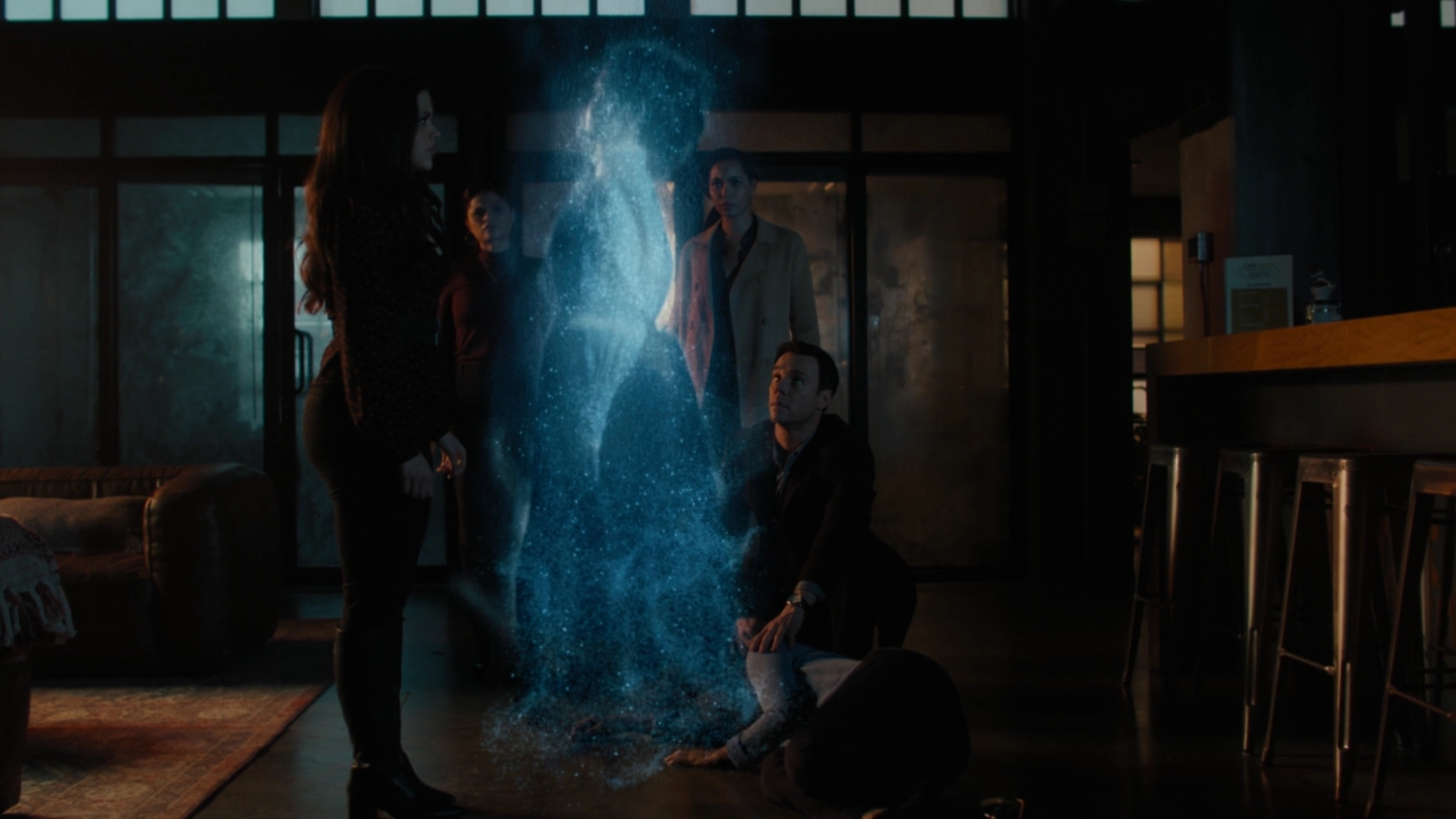 Charmed-Online-dot-nl_Charmed2x10CurseWords2096.jpg