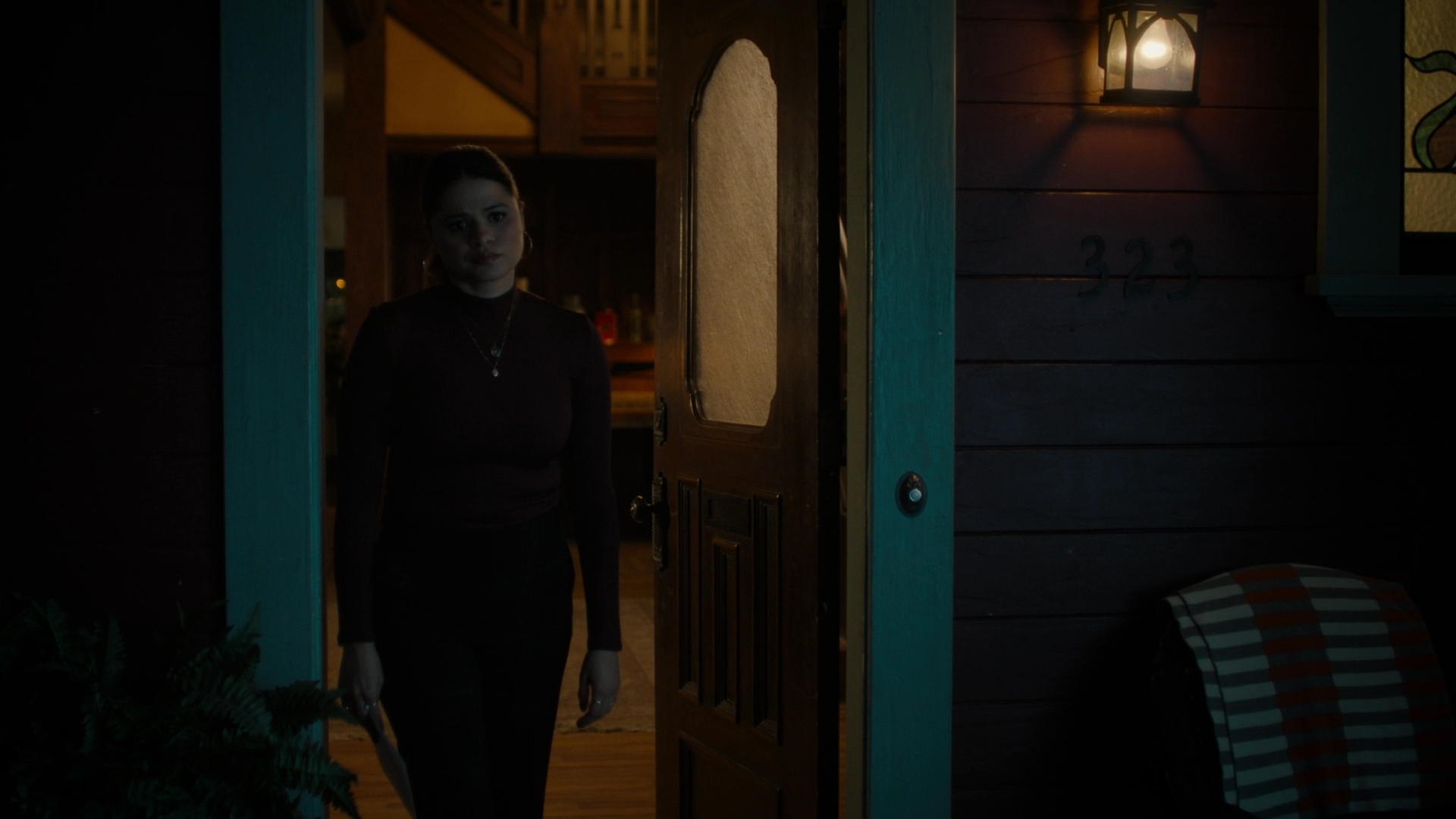 Charmed-Online-dot-nl_Charmed2x10CurseWords2458.jpg
