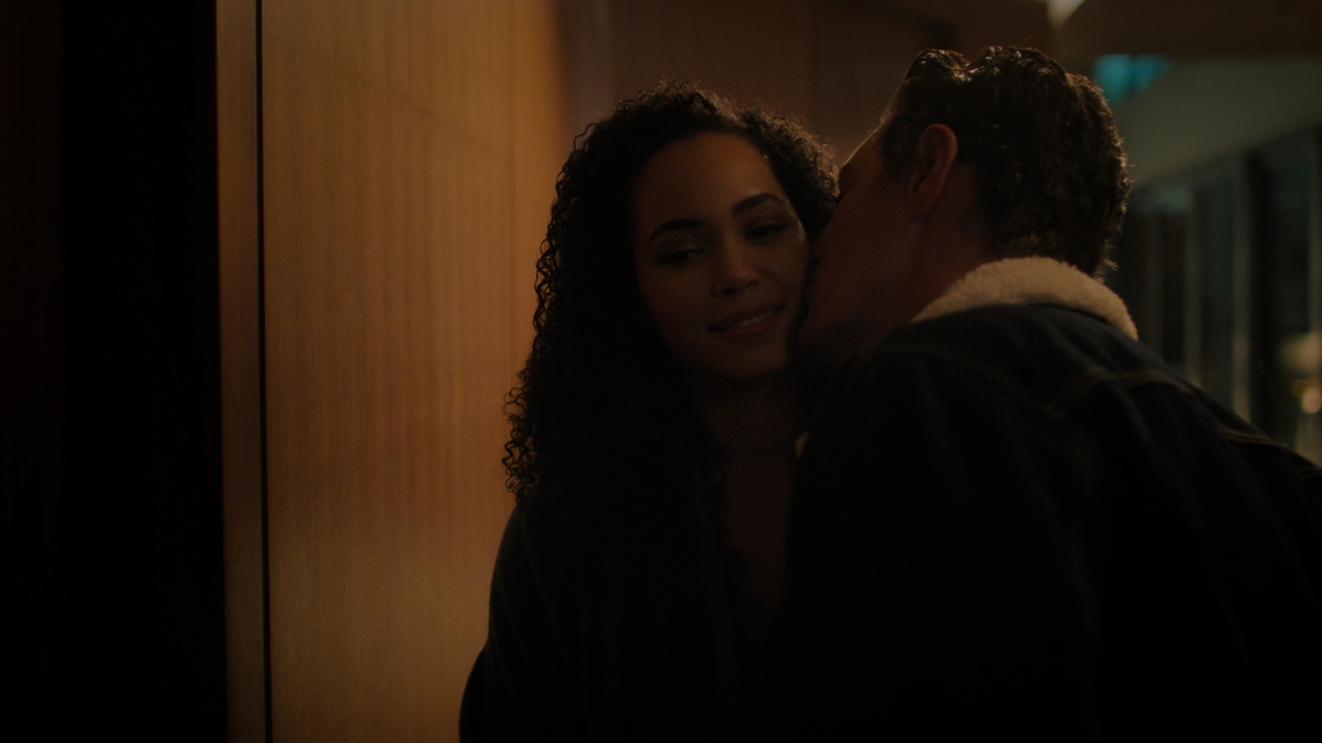 Charmed-Online-dot-nl_Charmed2x11DanceLikeNoOneIsWitching0163.jpg