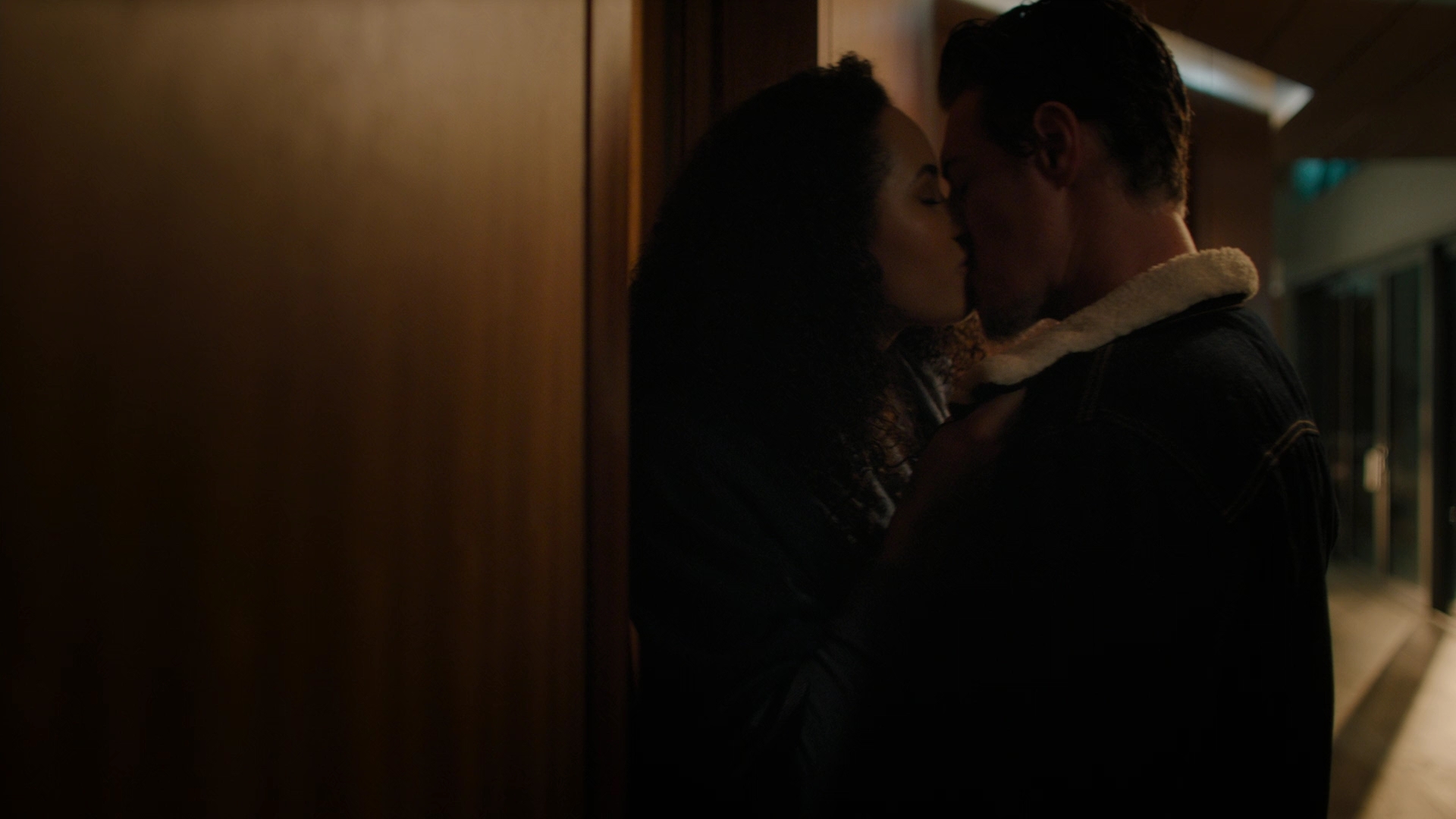 Charmed-Online-dot-nl_Charmed2x11DanceLikeNoOneIsWitching0188.jpg