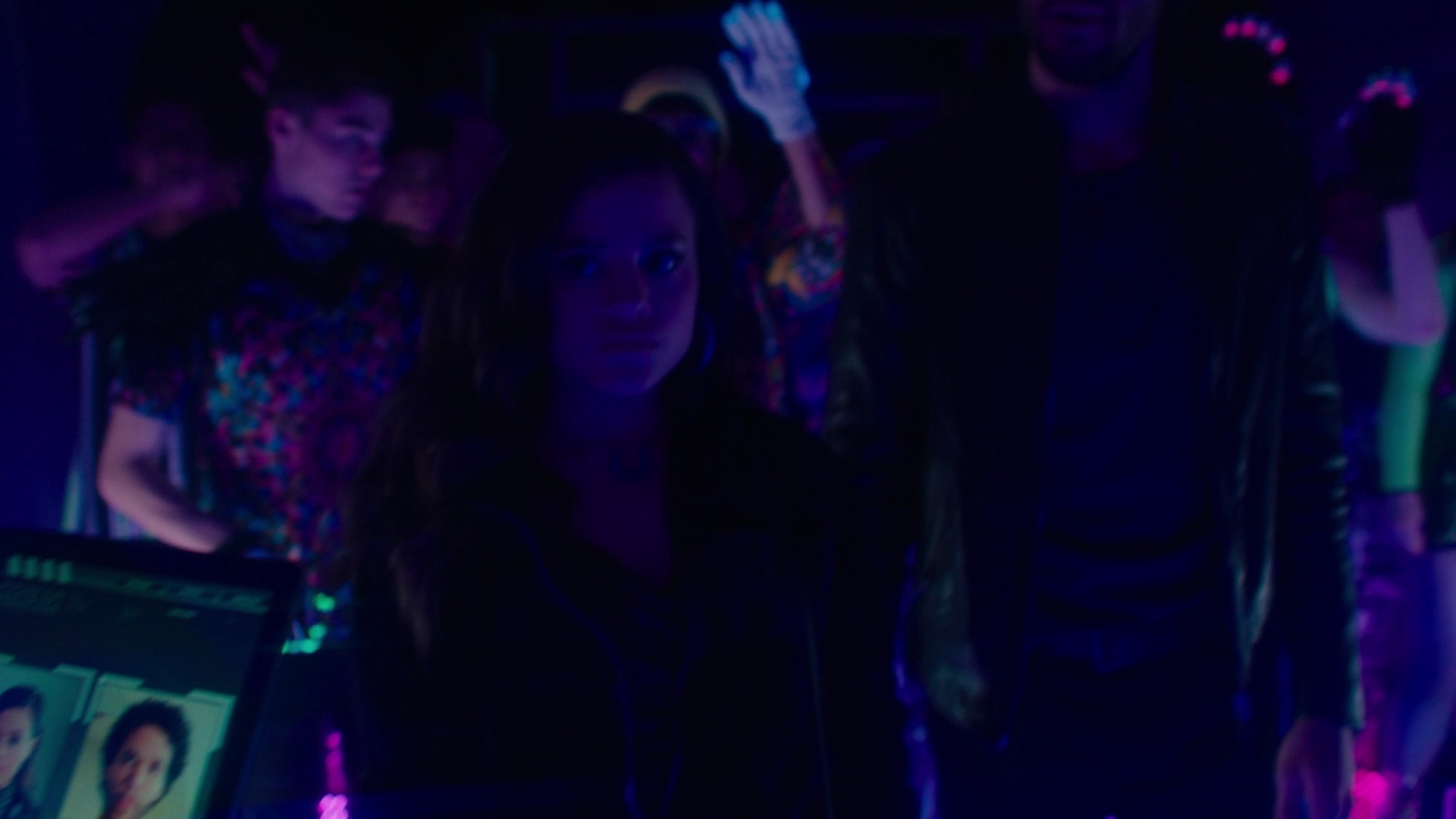 Charmed-Online-dot-nl_Charmed2x11DanceLikeNoOneIsWitching0941.jpg