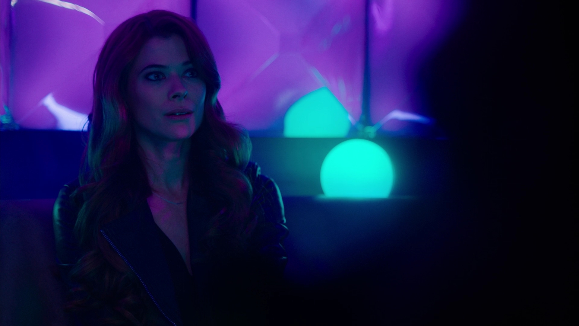 Charmed-Online-dot-nl_Charmed2x11DanceLikeNoOneIsWitching1053.jpg