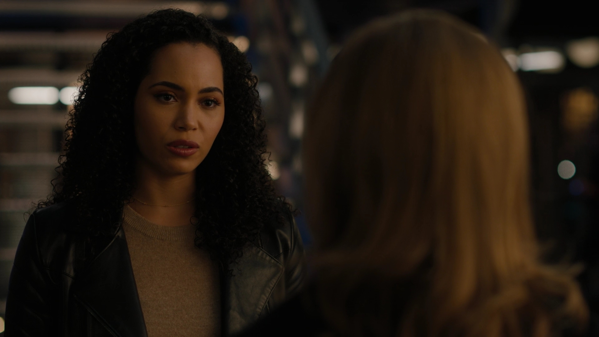 Charmed-Online-dot-nl_Charmed2x11DanceLikeNoOneIsWitching1185.jpg