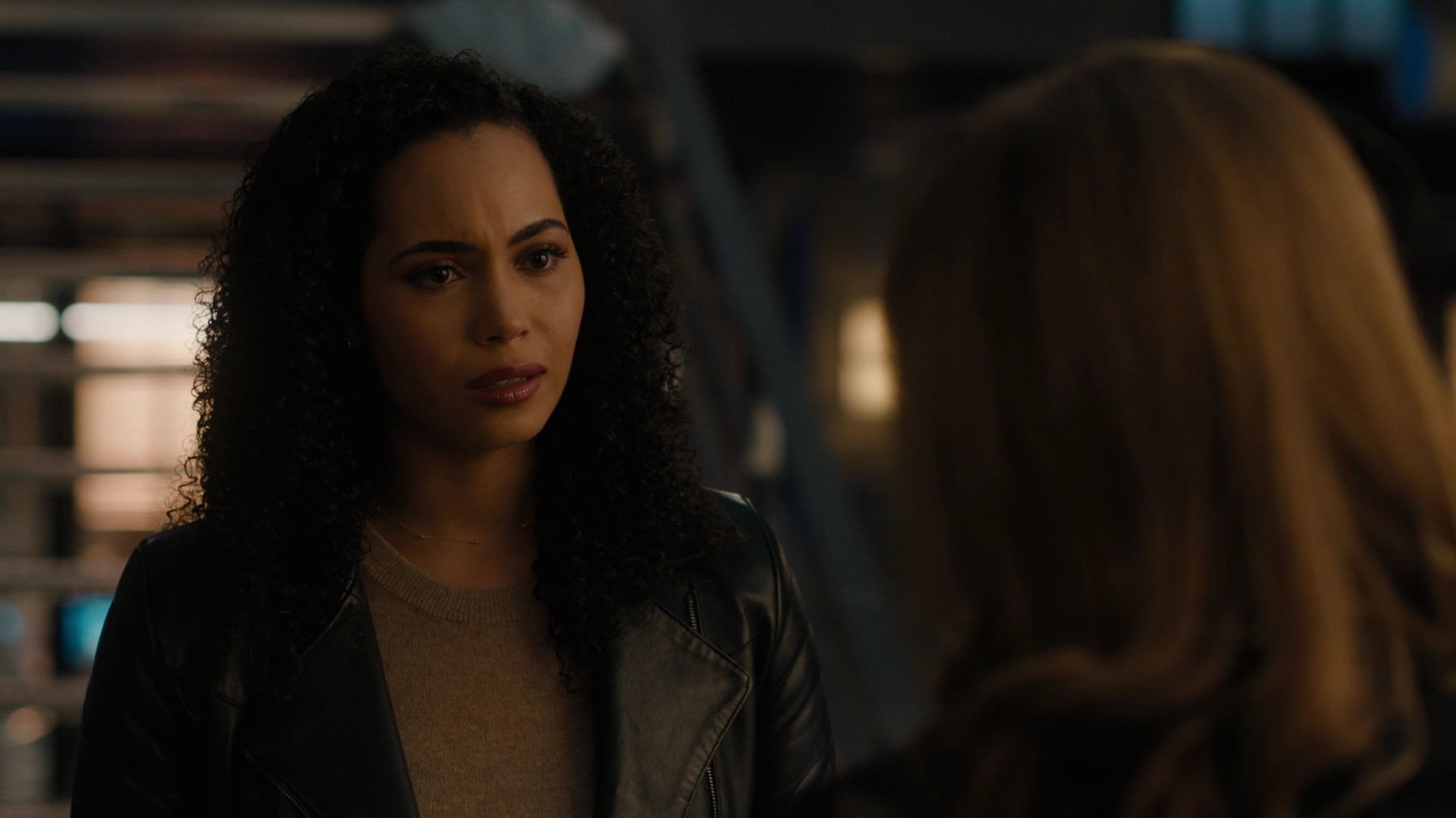 Charmed-Online-dot-nl_Charmed2x11DanceLikeNoOneIsWitching1226.jpg