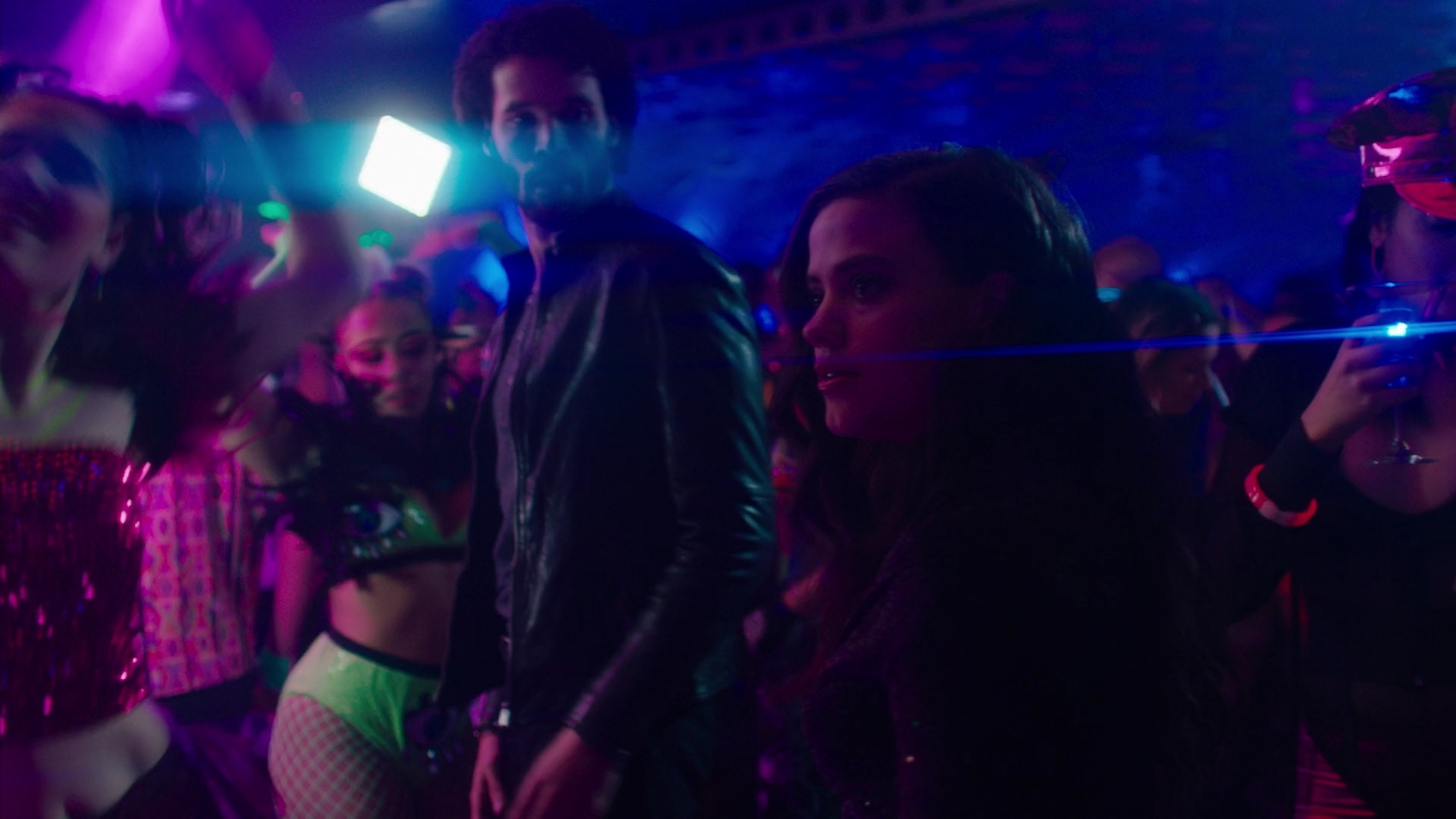 Charmed-Online-dot-nl_Charmed2x11DanceLikeNoOneIsWitching1257.jpg Charmed-Online-dot-nl_Charmed2x11DanceLikeNoOneIsWitching1257.jpg