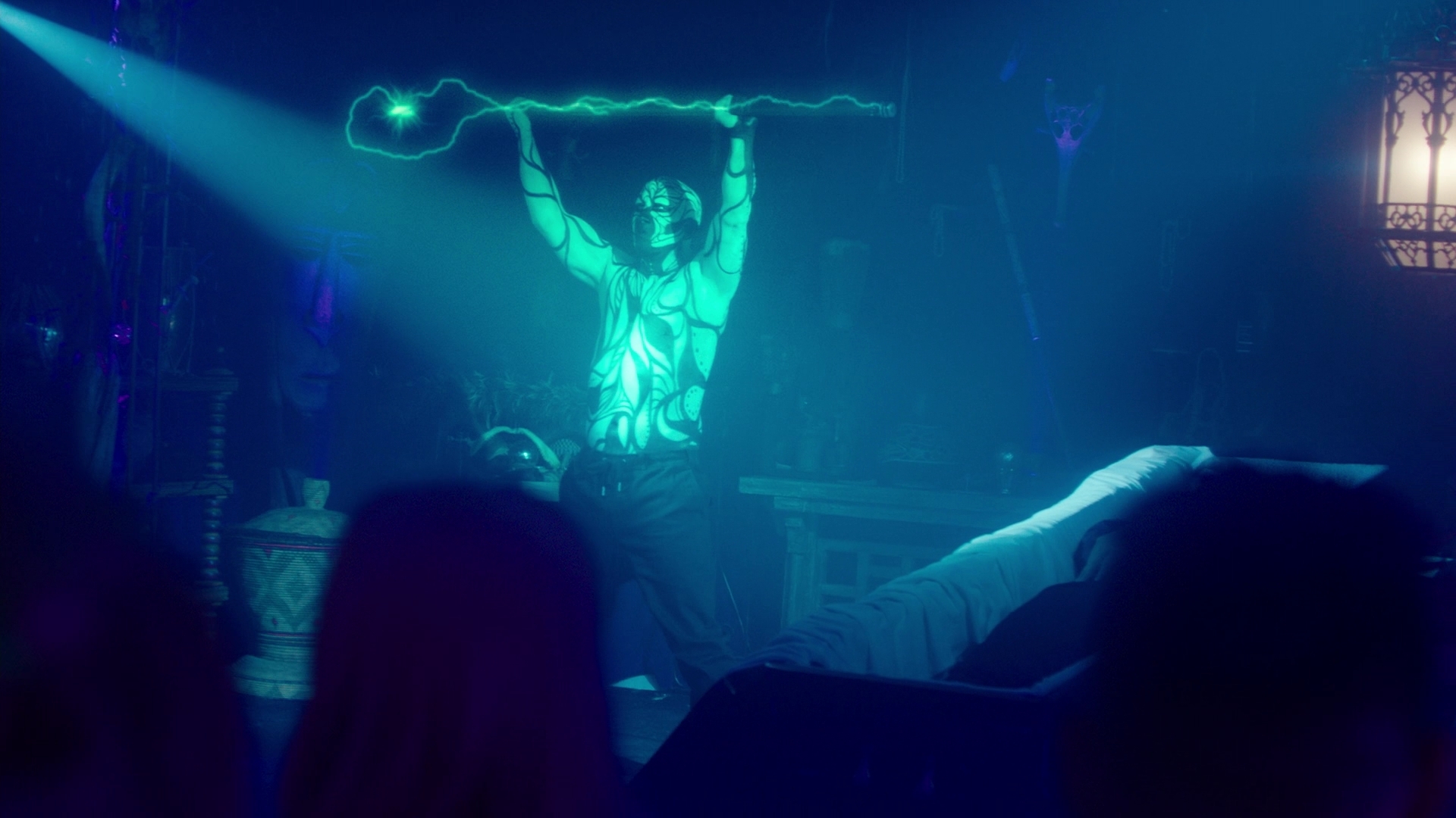 Charmed-Online-dot-nl_Charmed2x11DanceLikeNoOneIsWitching1434.jpg