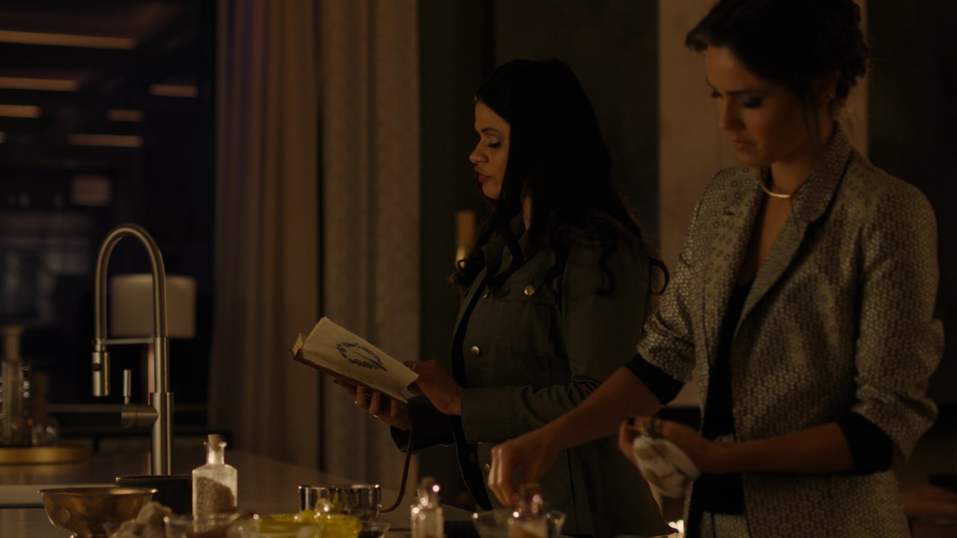 Charmed-Online-dot-nl_Charmed2x11DanceLikeNoOneIsWitching1633.jpg