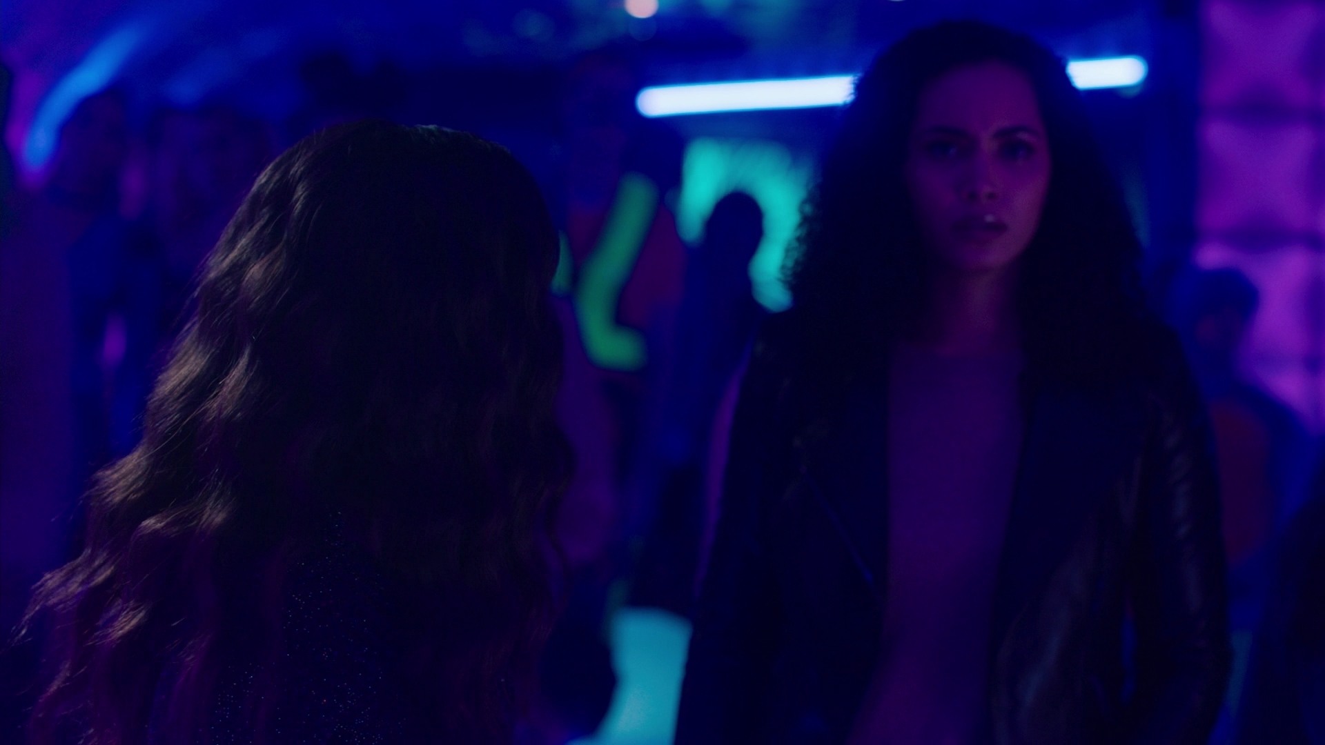 Charmed-Online-dot-nl_Charmed2x11DanceLikeNoOneIsWitching1810.jpg