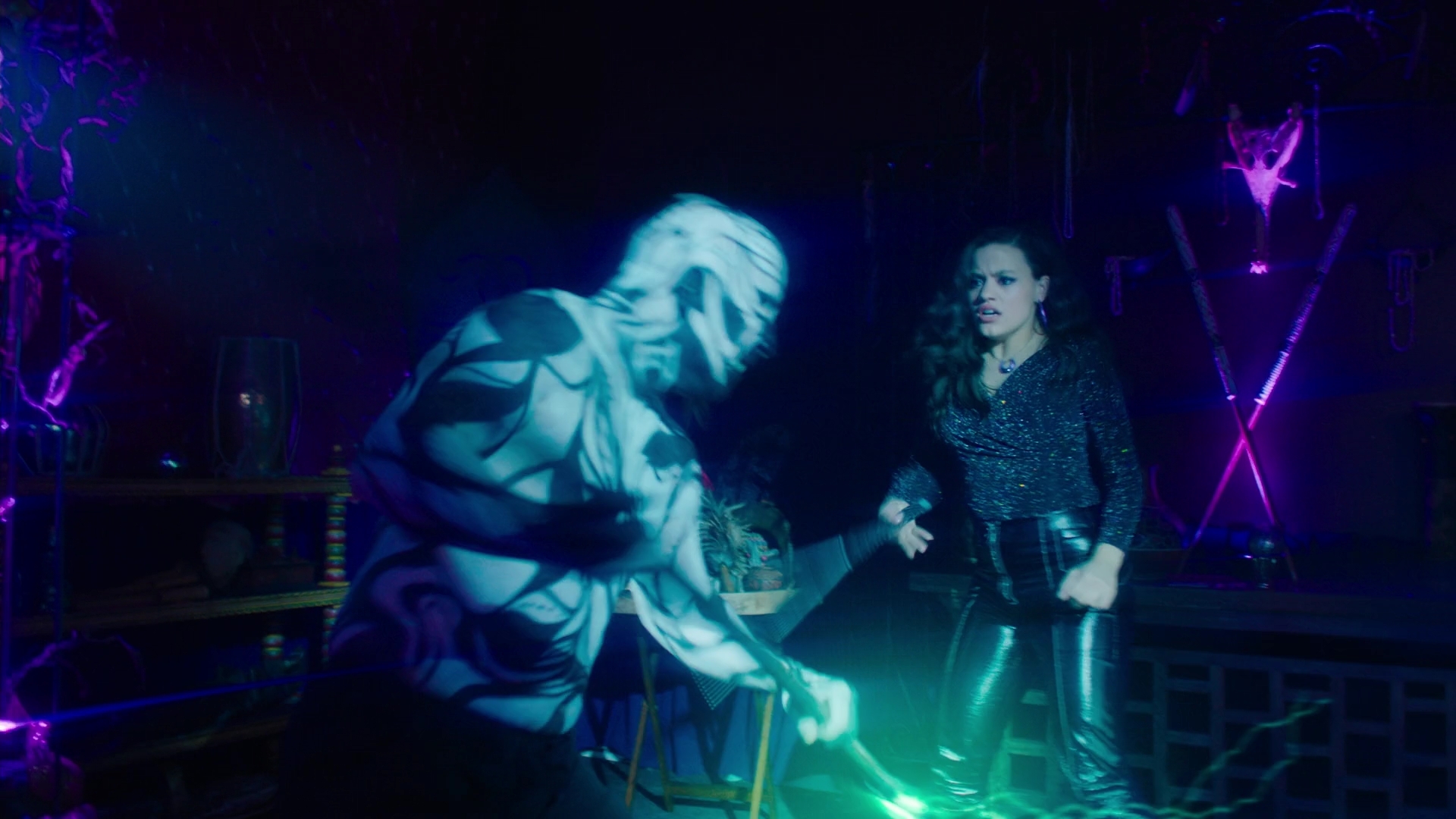 Charmed-Online-dot-nl_Charmed2x11DanceLikeNoOneIsWitching1821.jpg