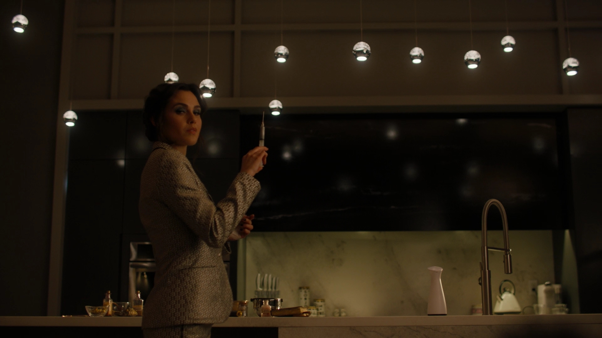 Charmed-Online-dot-nl_Charmed2x11DanceLikeNoOneIsWitching1864.jpg