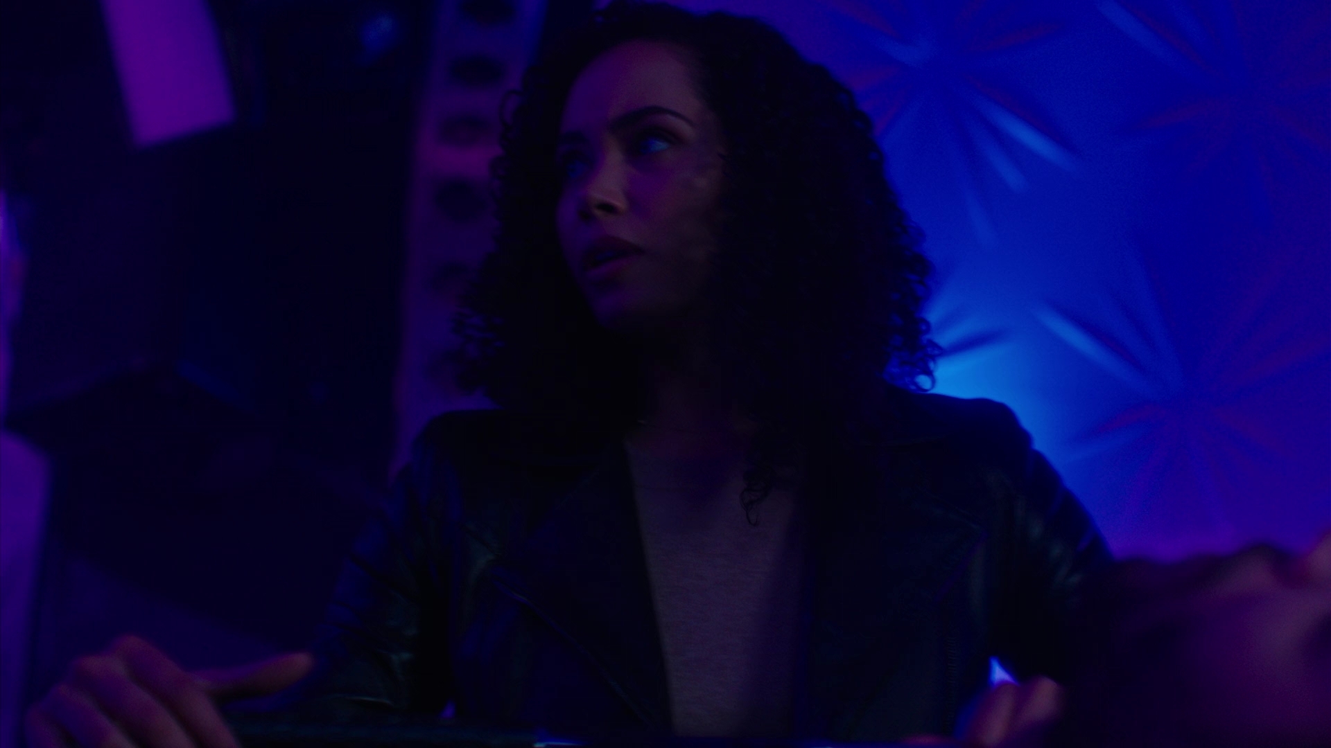 Charmed-Online-dot-nl_Charmed2x11DanceLikeNoOneIsWitching1879.jpg