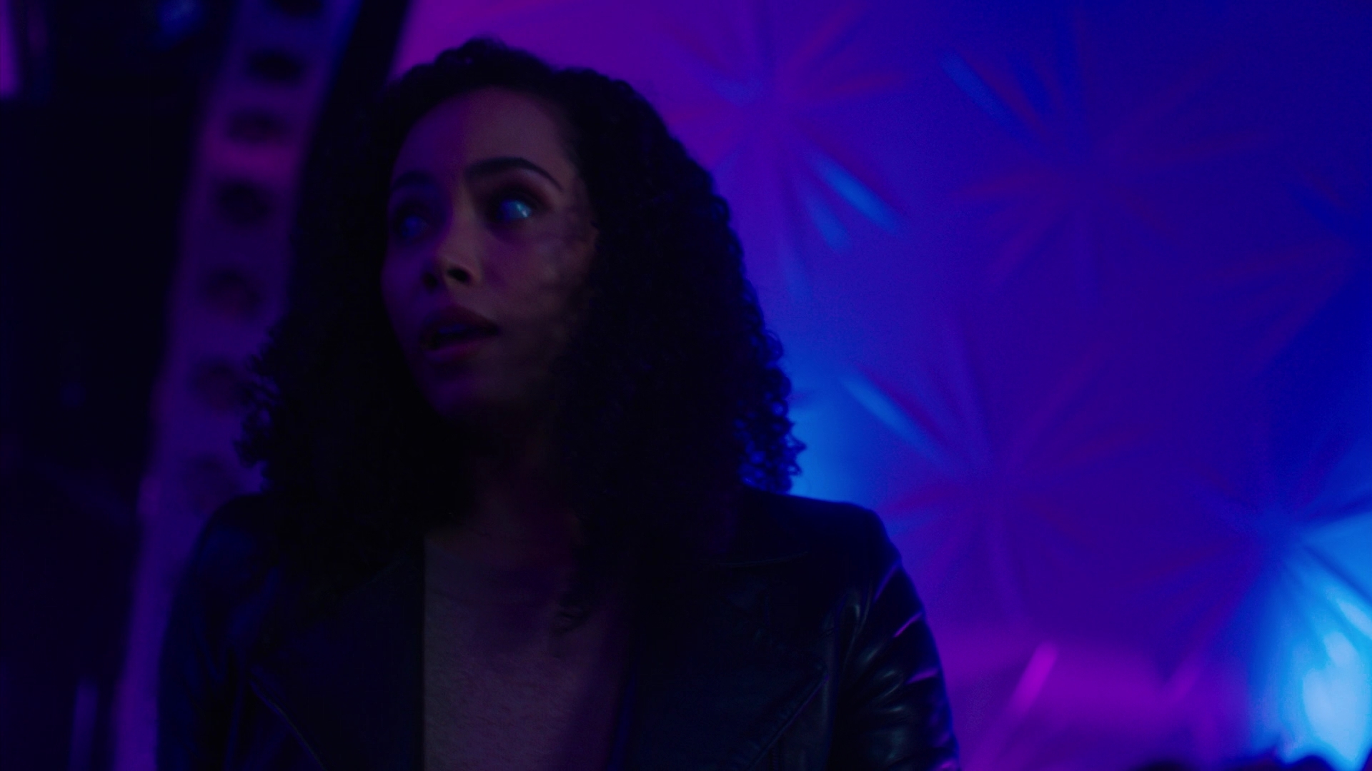 Charmed-Online-dot-nl_Charmed2x11DanceLikeNoOneIsWitching1907.jpg