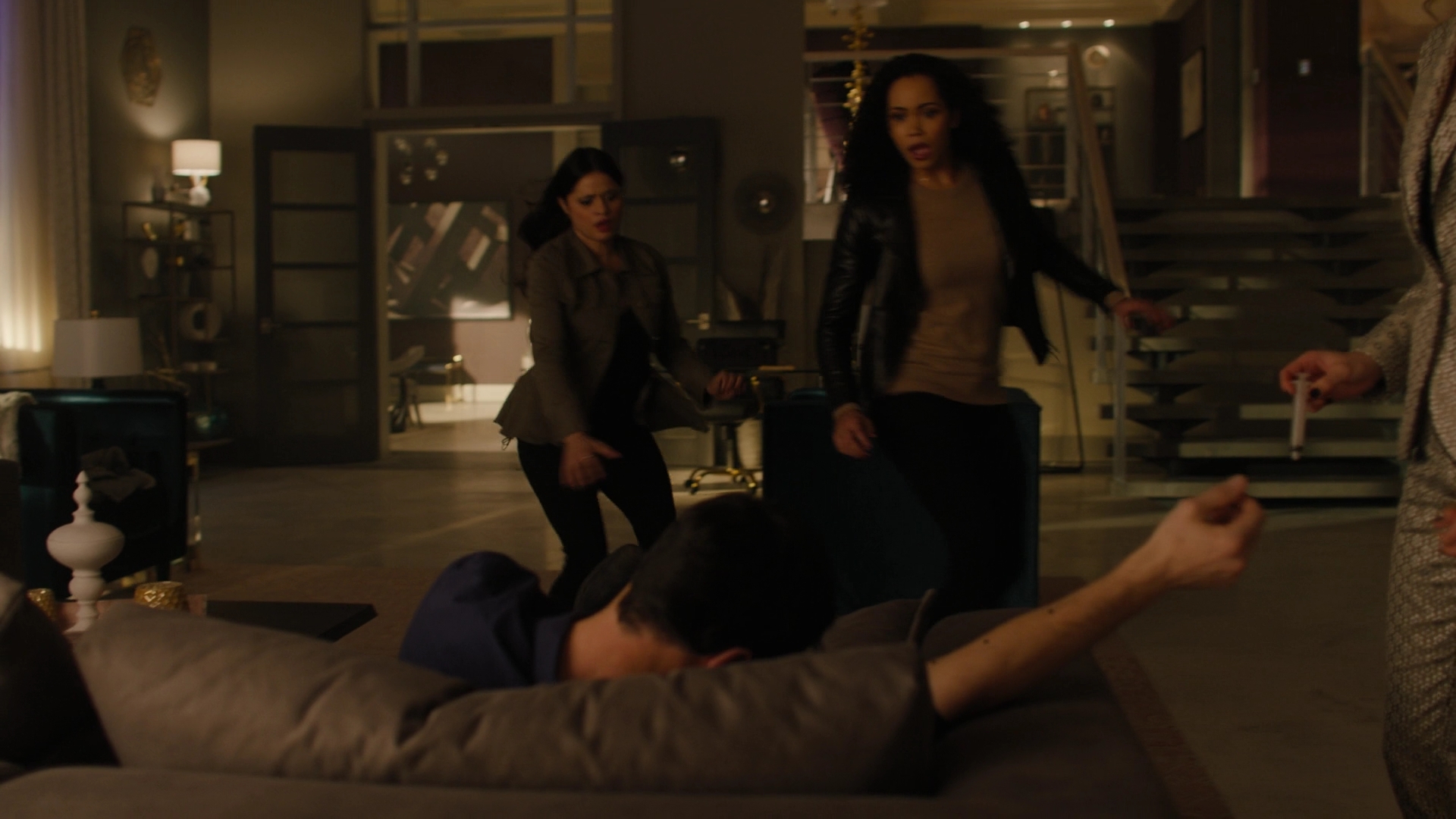 Charmed-Online-dot-nl_Charmed2x11DanceLikeNoOneIsWitching1920.jpg