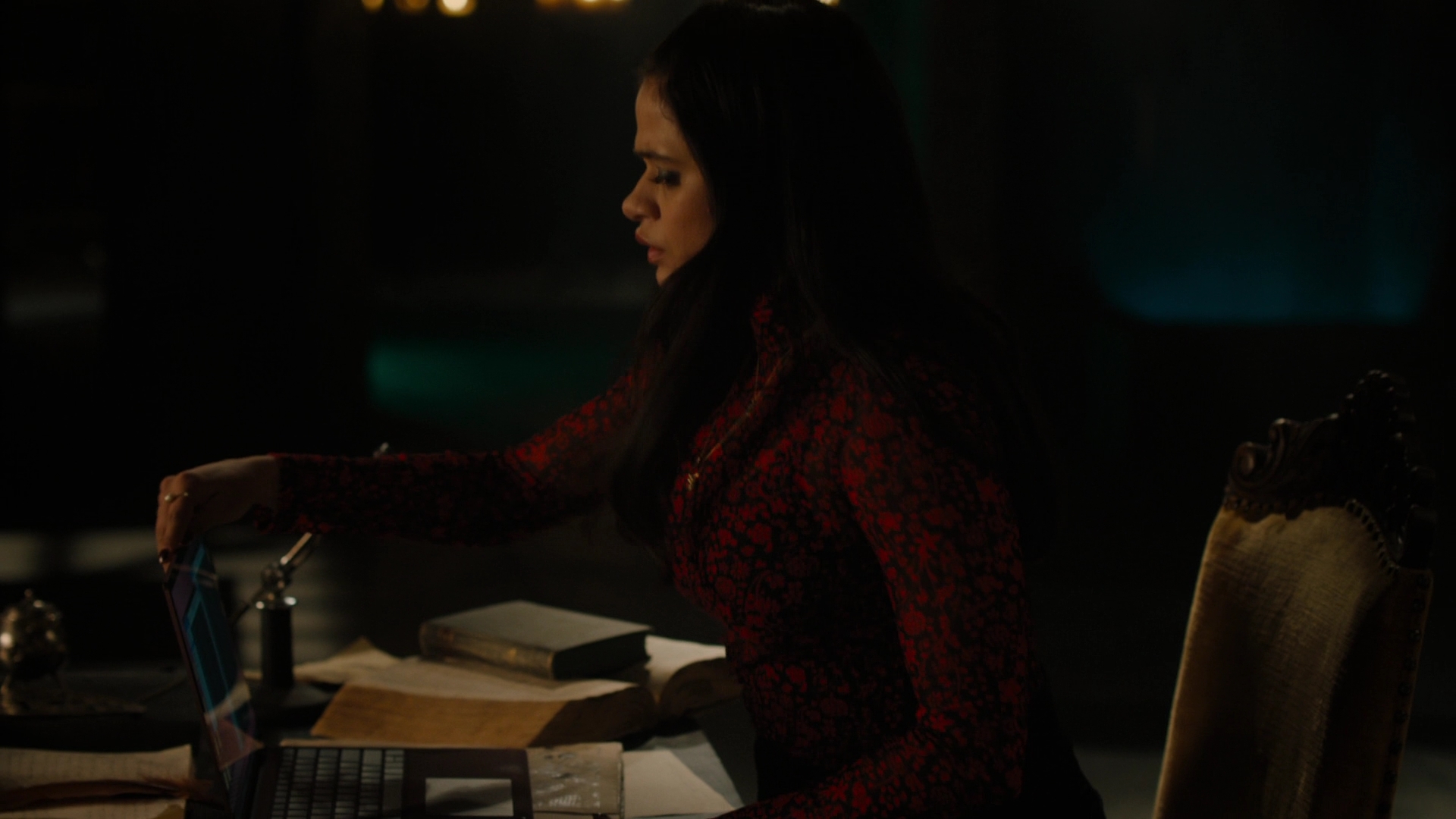 Charmed-Online-dot-nl_Charmed2x12NeedsToKnow0830.jpg