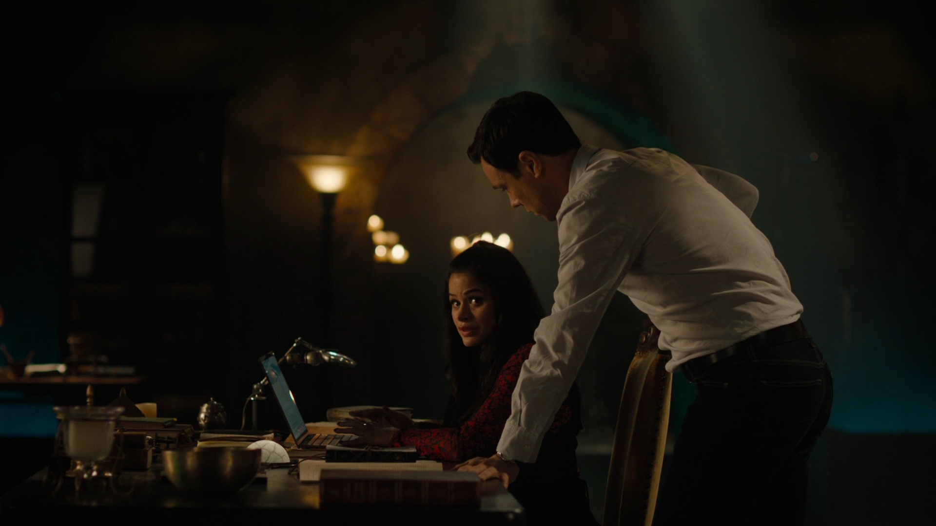Charmed-Online-dot-nl_Charmed2x12NeedsToKnow0845.jpg