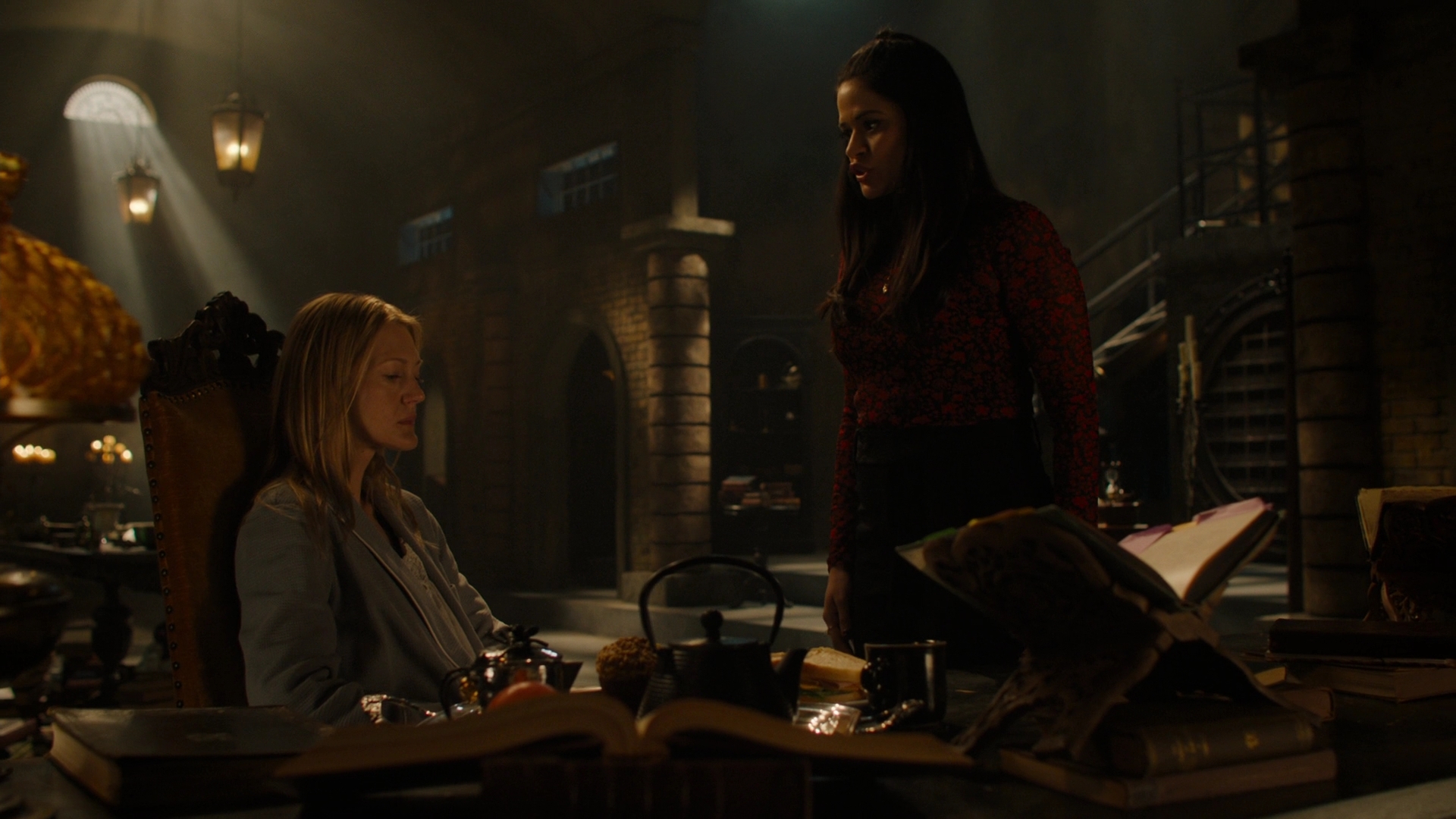 Charmed-Online-dot-nl_Charmed2x12NeedsToKnow0962.jpg