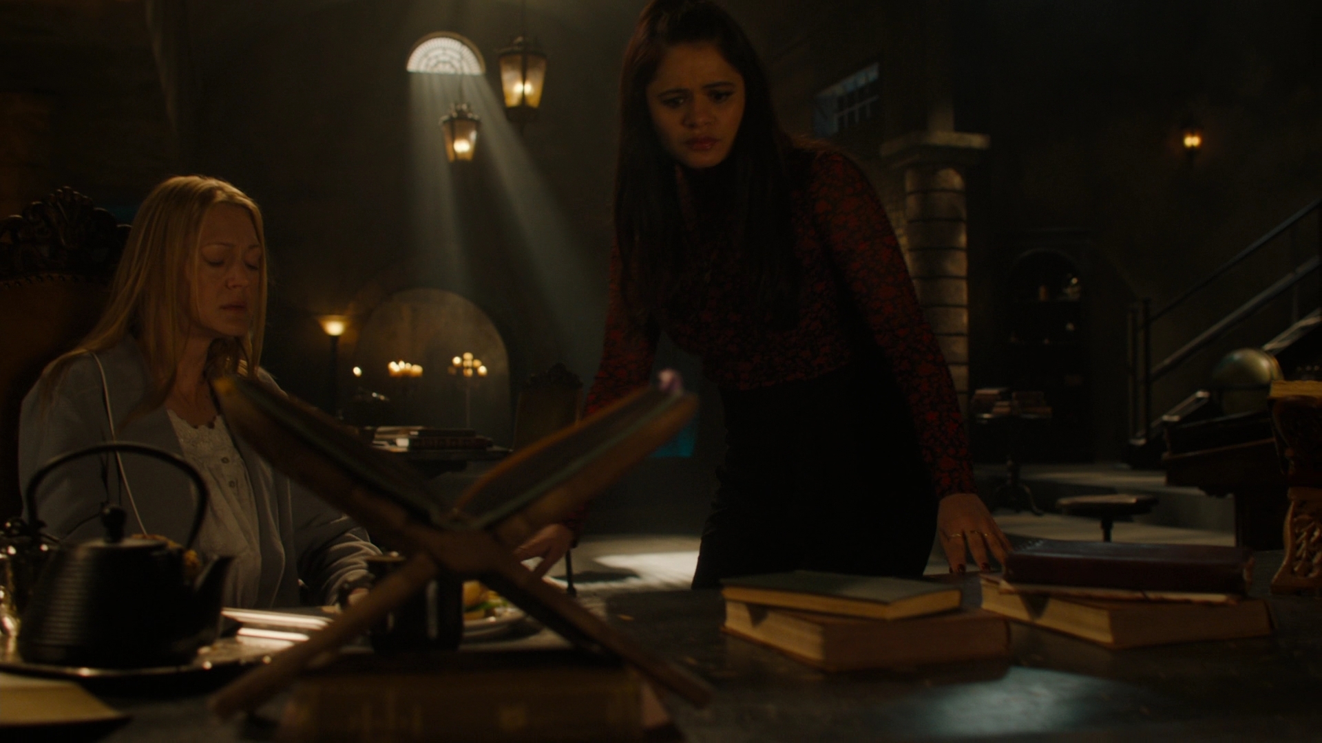 Charmed-Online-dot-nl_Charmed2x12NeedsToKnow0982.jpg