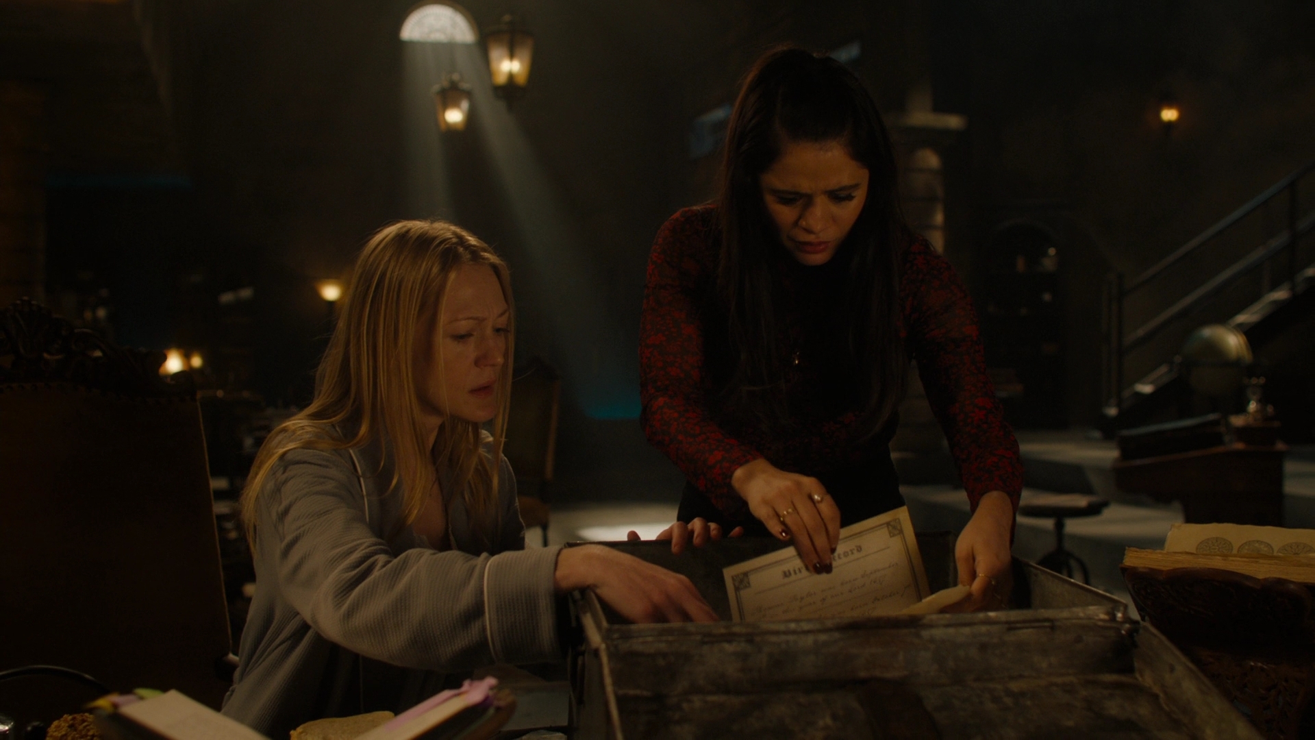 Charmed-Online-dot-nl_Charmed2x12NeedsToKnow0997.jpg