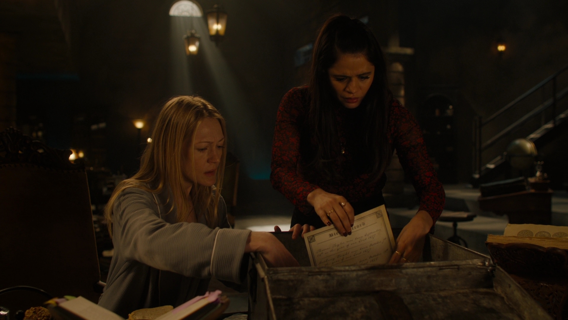 Charmed-Online-dot-nl_Charmed2x12NeedsToKnow0998.jpg