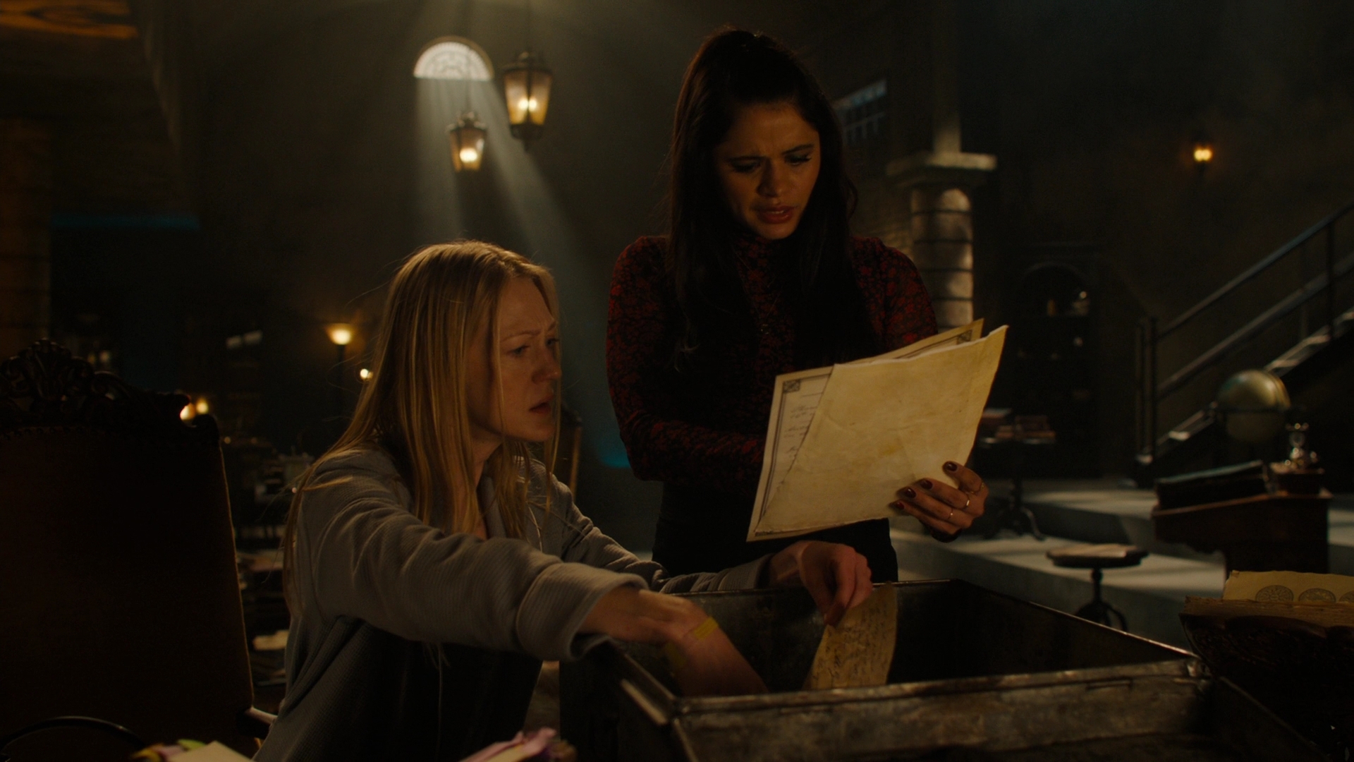 Charmed-Online-dot-nl_Charmed2x12NeedsToKnow1011.jpg