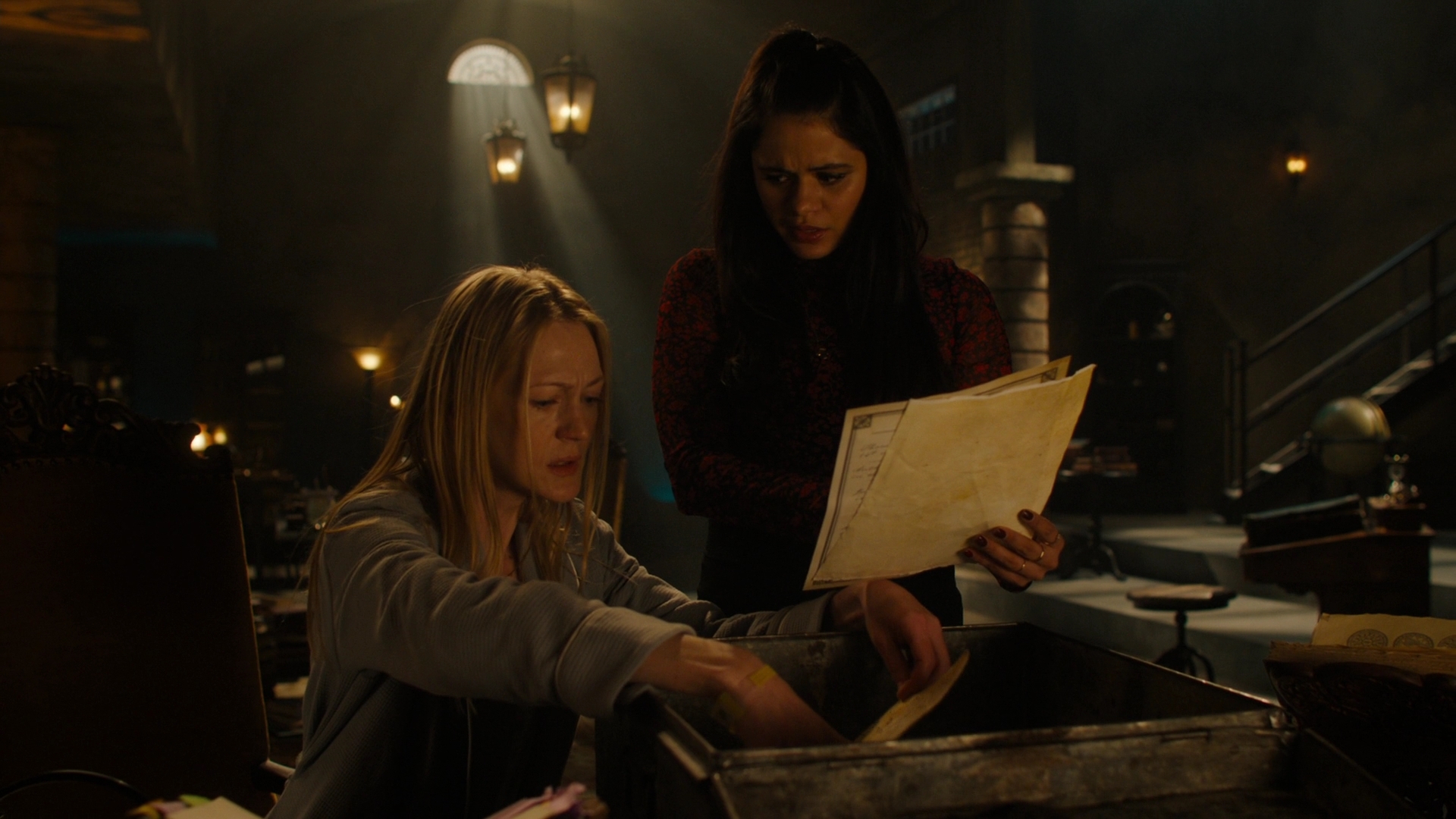 Charmed-Online-dot-nl_Charmed2x12NeedsToKnow1012.jpg