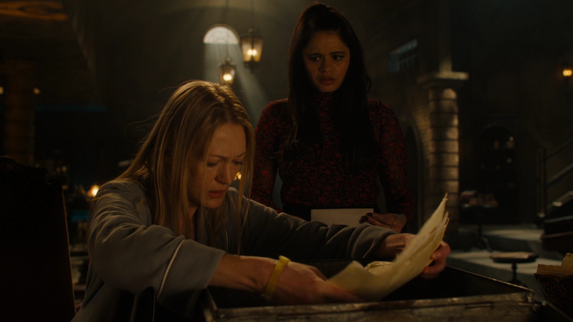 Charmed-Online-dot-nl_Charmed2x12NeedsToKnow1030.jpg
