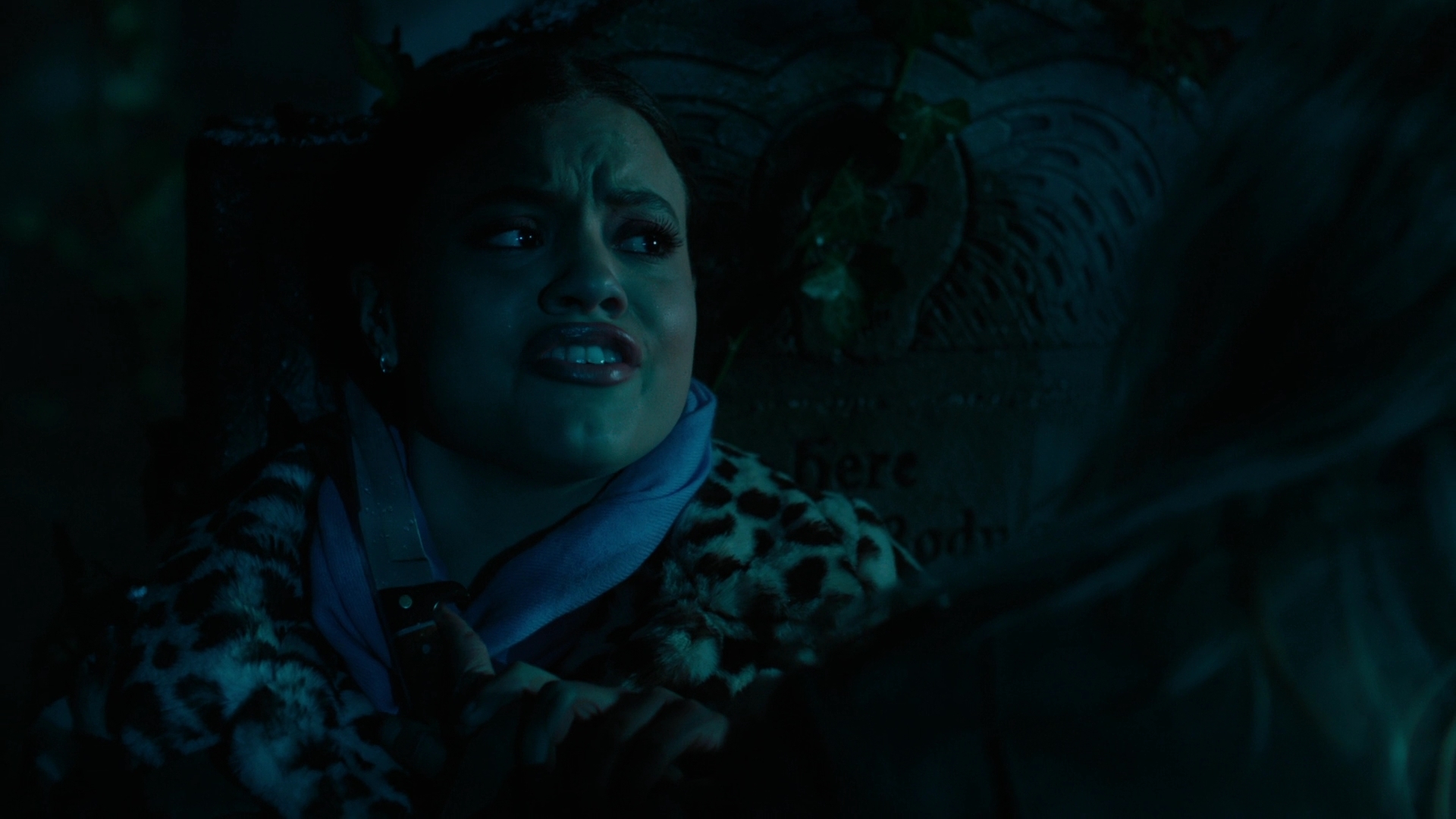 Charmed-Online-dot-nl_Charmed2x12NeedsToKnow1743.jpg