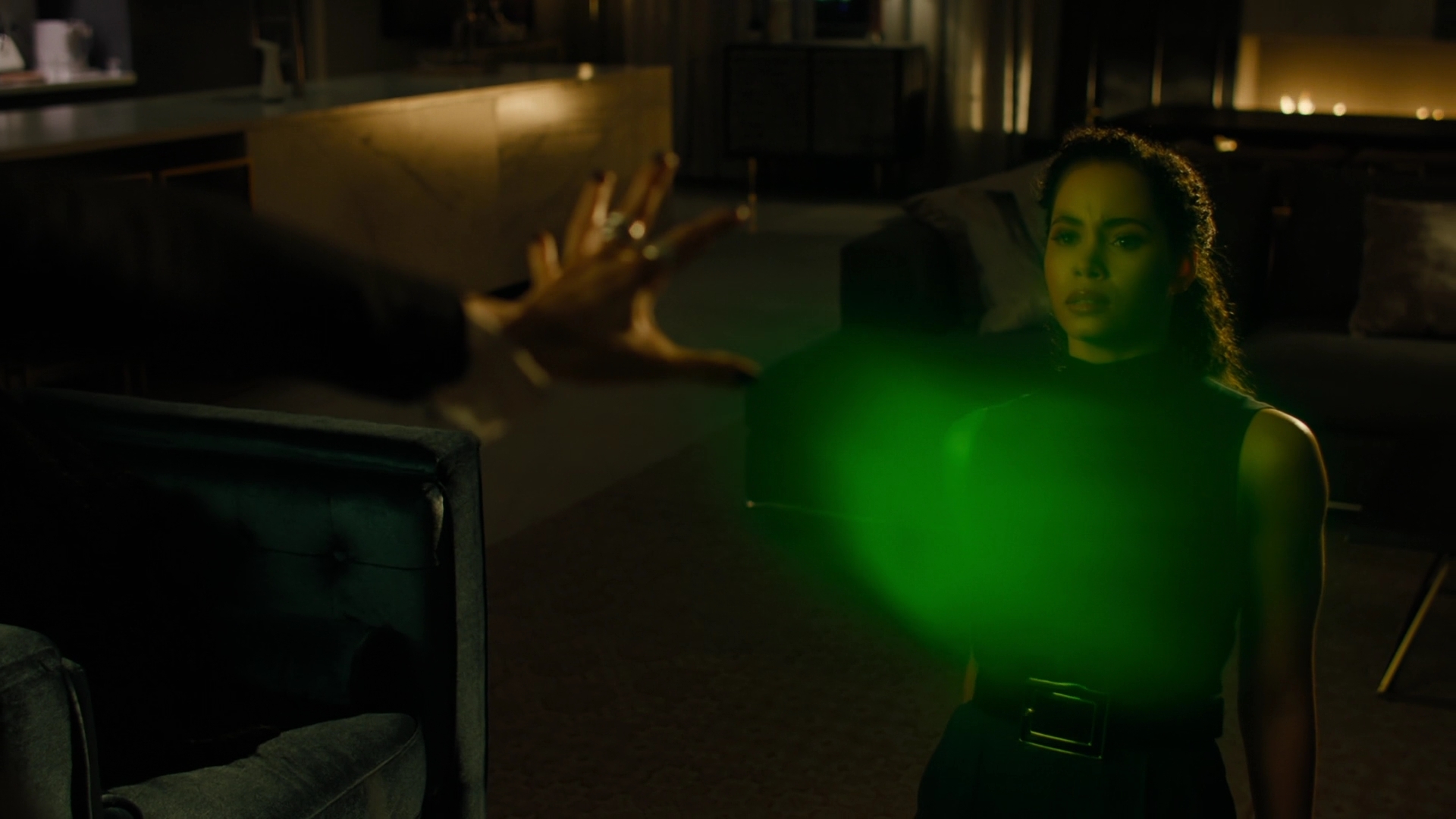 Charmed-Online-dot-nl_Charmed2x12NeedsToKnow1866.jpg