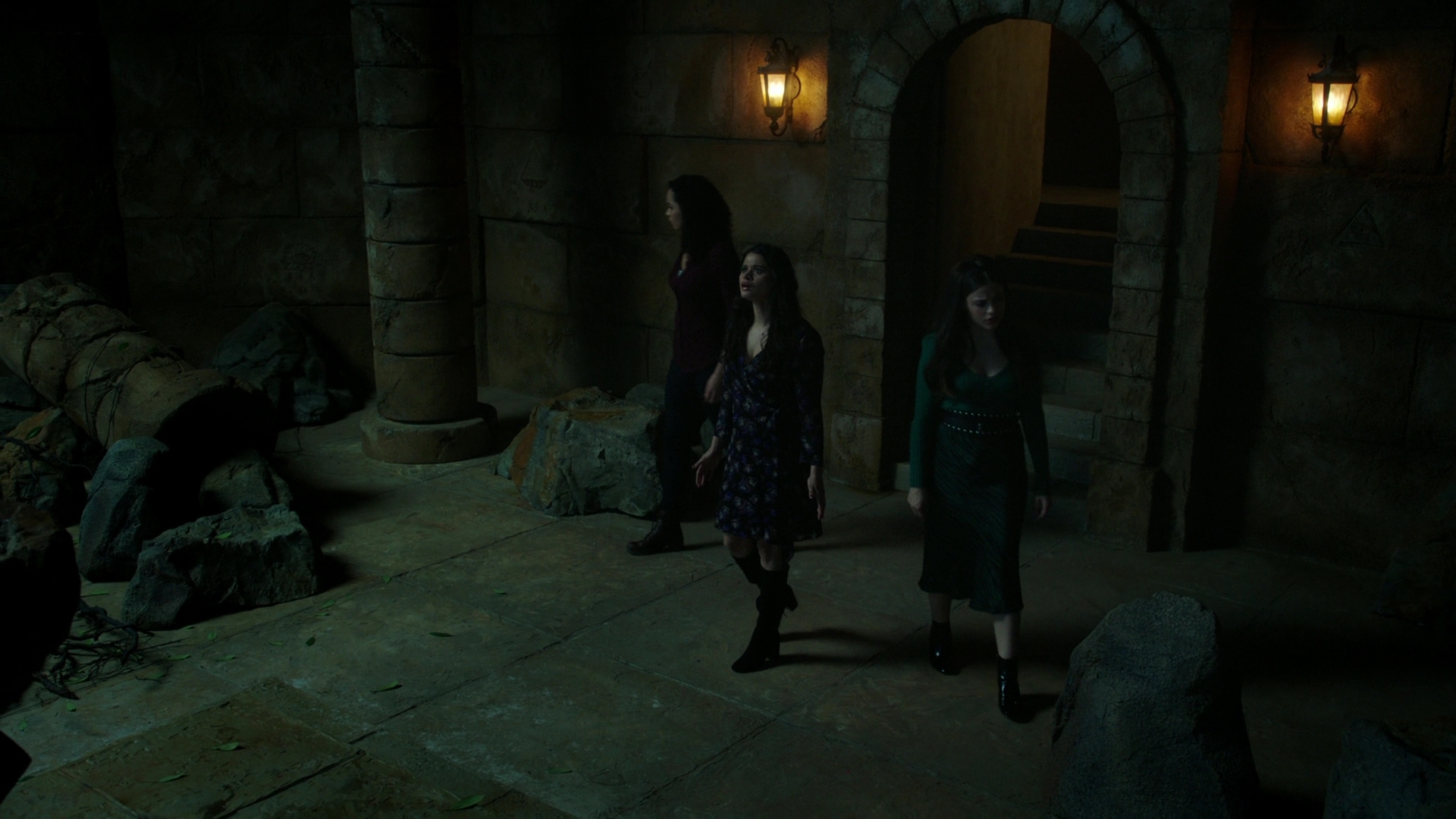Charmed-Online-dot-nl-Charmed2x13BreakingTheCycle1530.jpg