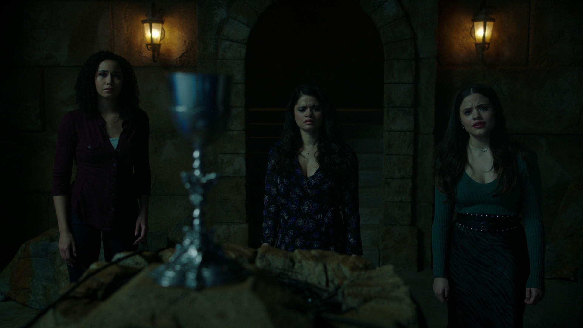 Charmed-Online-dot-nl-Charmed2x13BreakingTheCycle1603.jpg