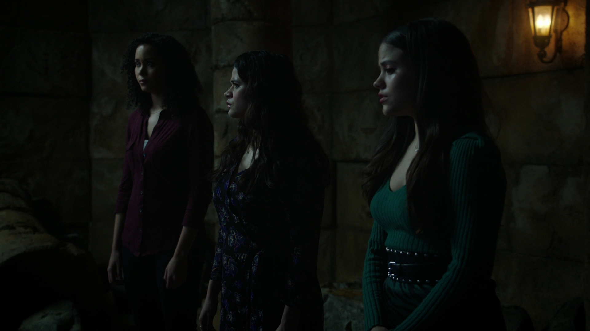 Charmed-Online-dot-nl-Charmed2x13BreakingTheCycle1730.jpg