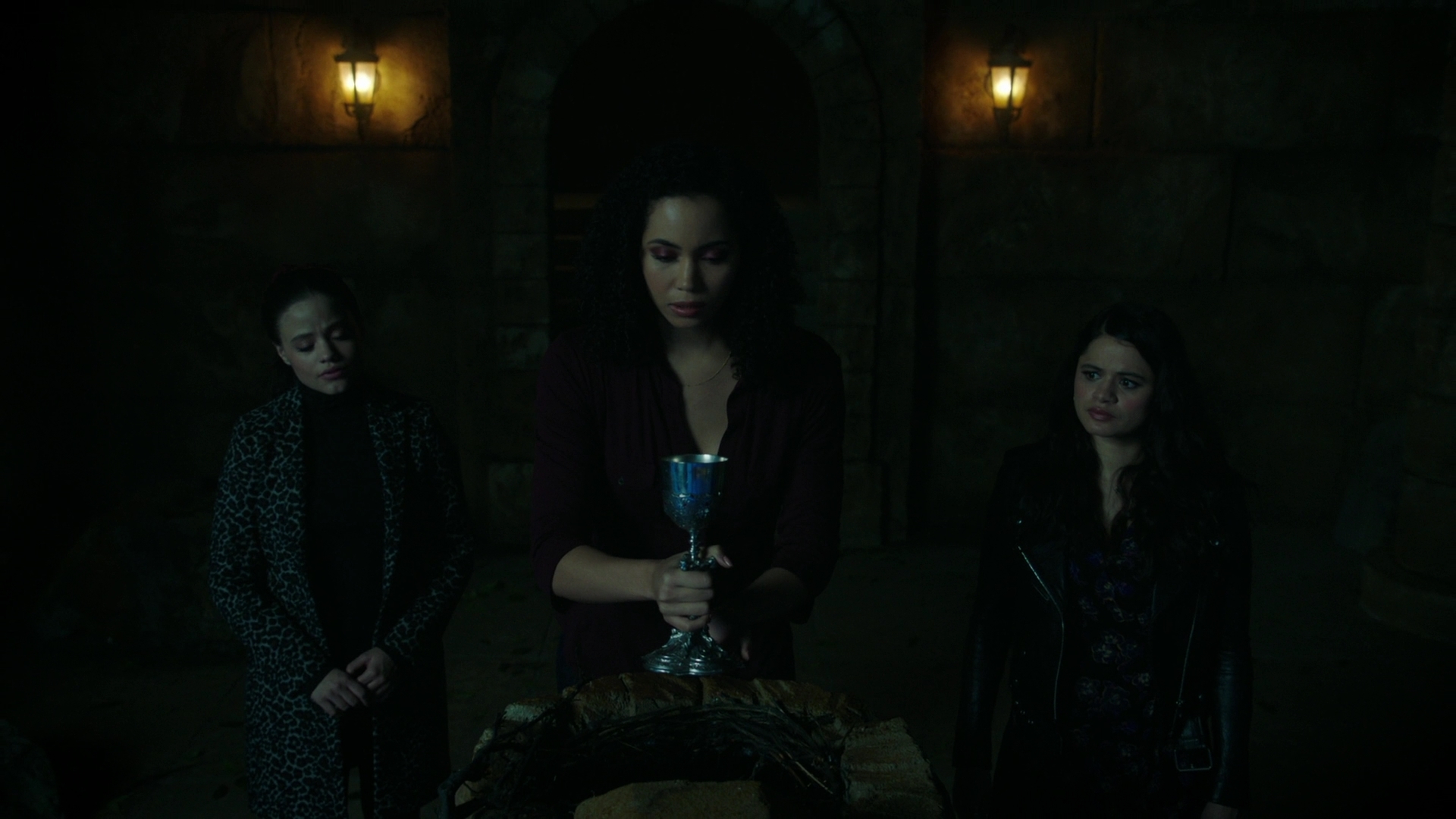 Charmed-Online-dot-nl-Charmed2x13BreakingTheCycle2219.jpg