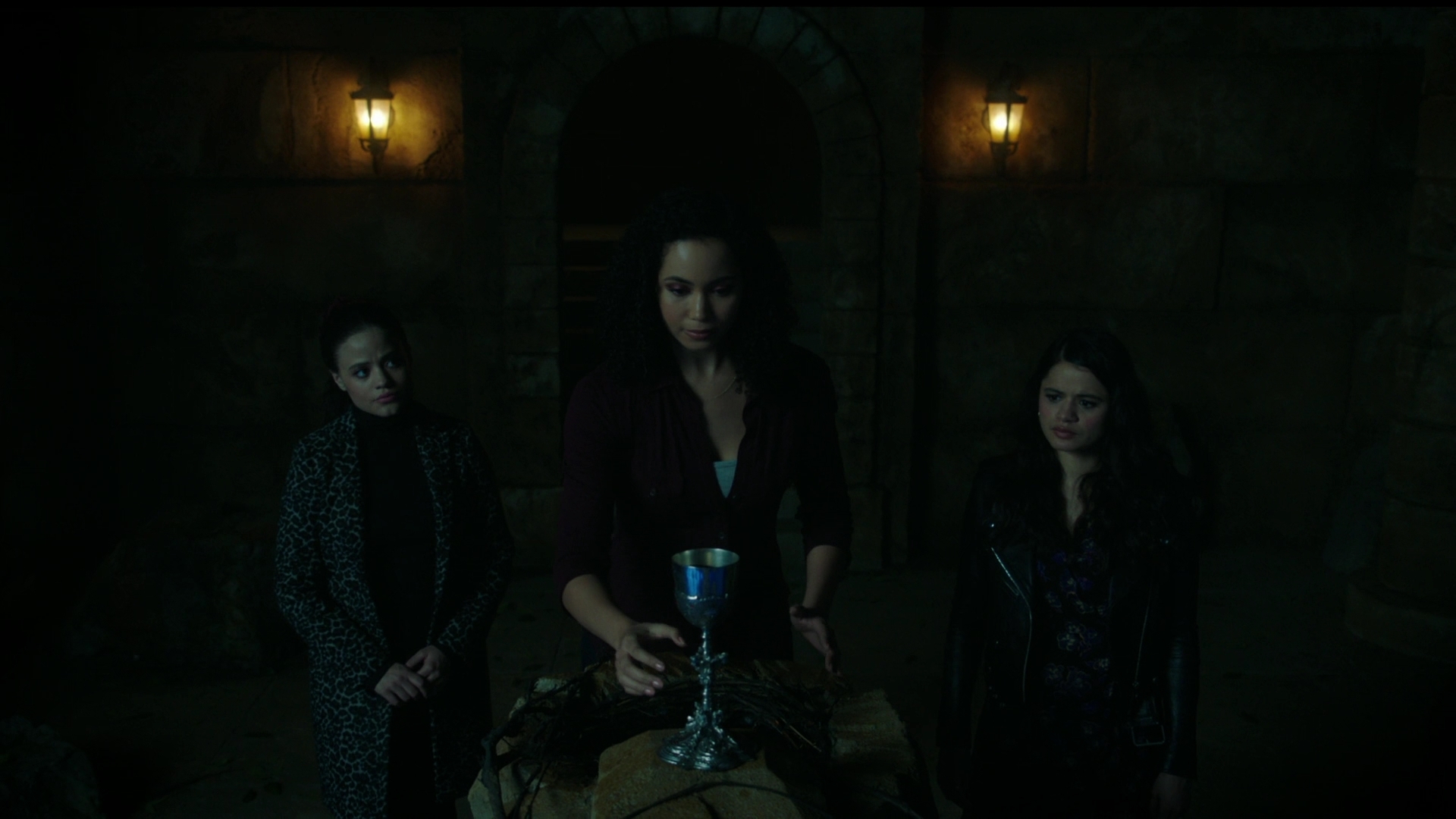 Charmed-Online-dot-nl-Charmed2x13BreakingTheCycle2224.jpg