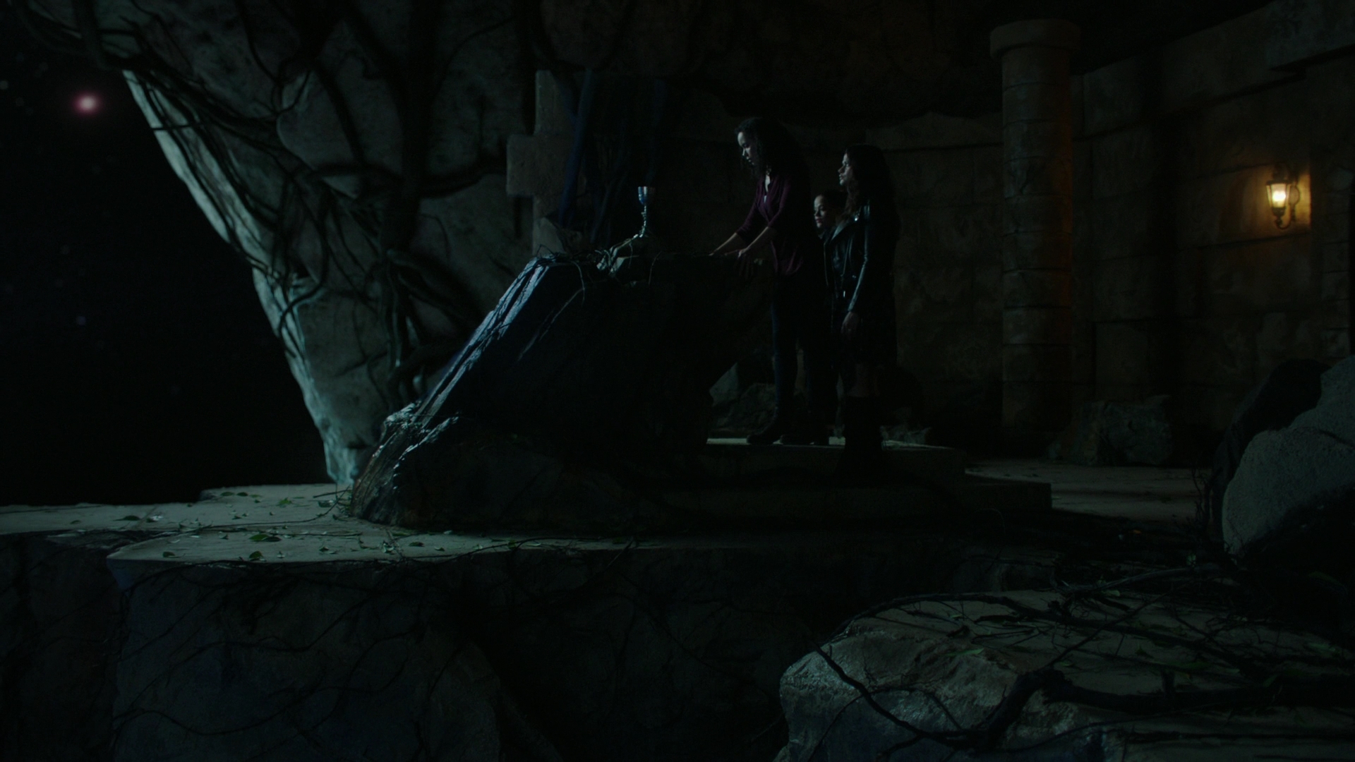 Charmed-Online-dot-nl-Charmed2x13BreakingTheCycle2237.jpg