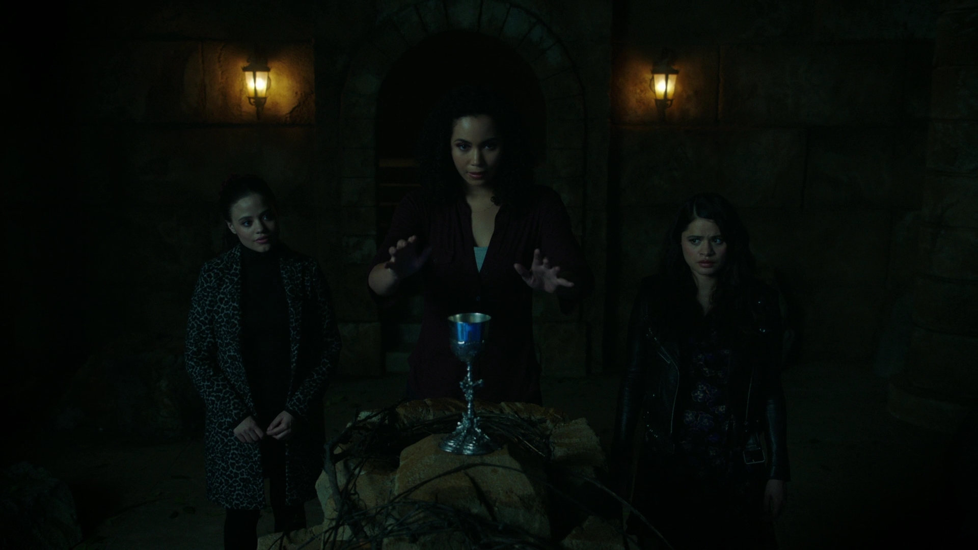 Charmed-Online-dot-nl-Charmed2x13BreakingTheCycle2245.jpg