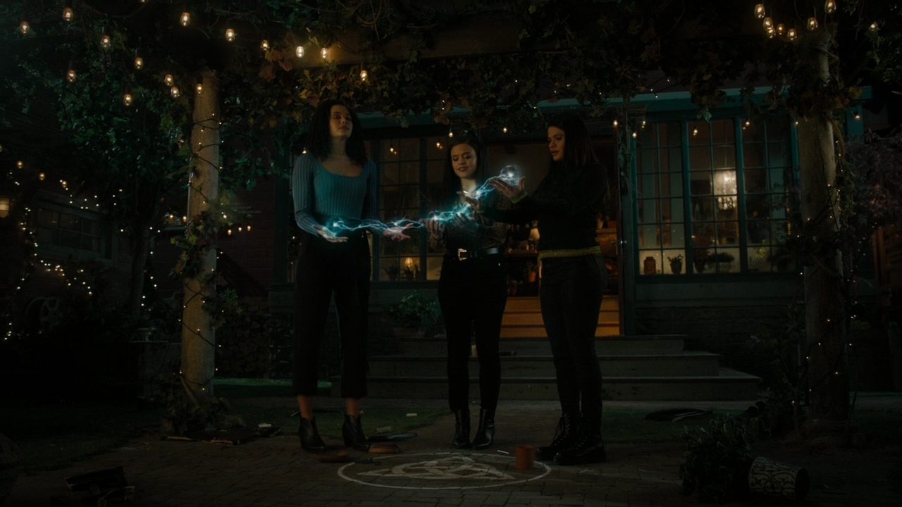 Charmed-Online-dot-nl-Charmed-2x14SuddenDeath0146.jpg