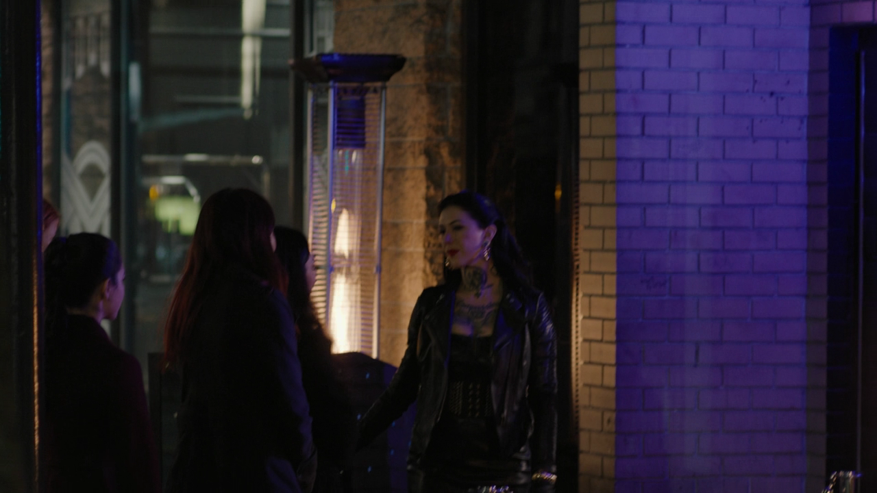Charmed-Online-dot-nl_Charmed2x19UnsafeSpace0538.png
