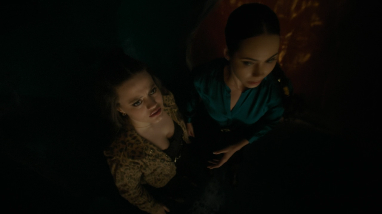 Charmed-Online-dot-nl_Charmed2x19UnsafeSpace1119.png