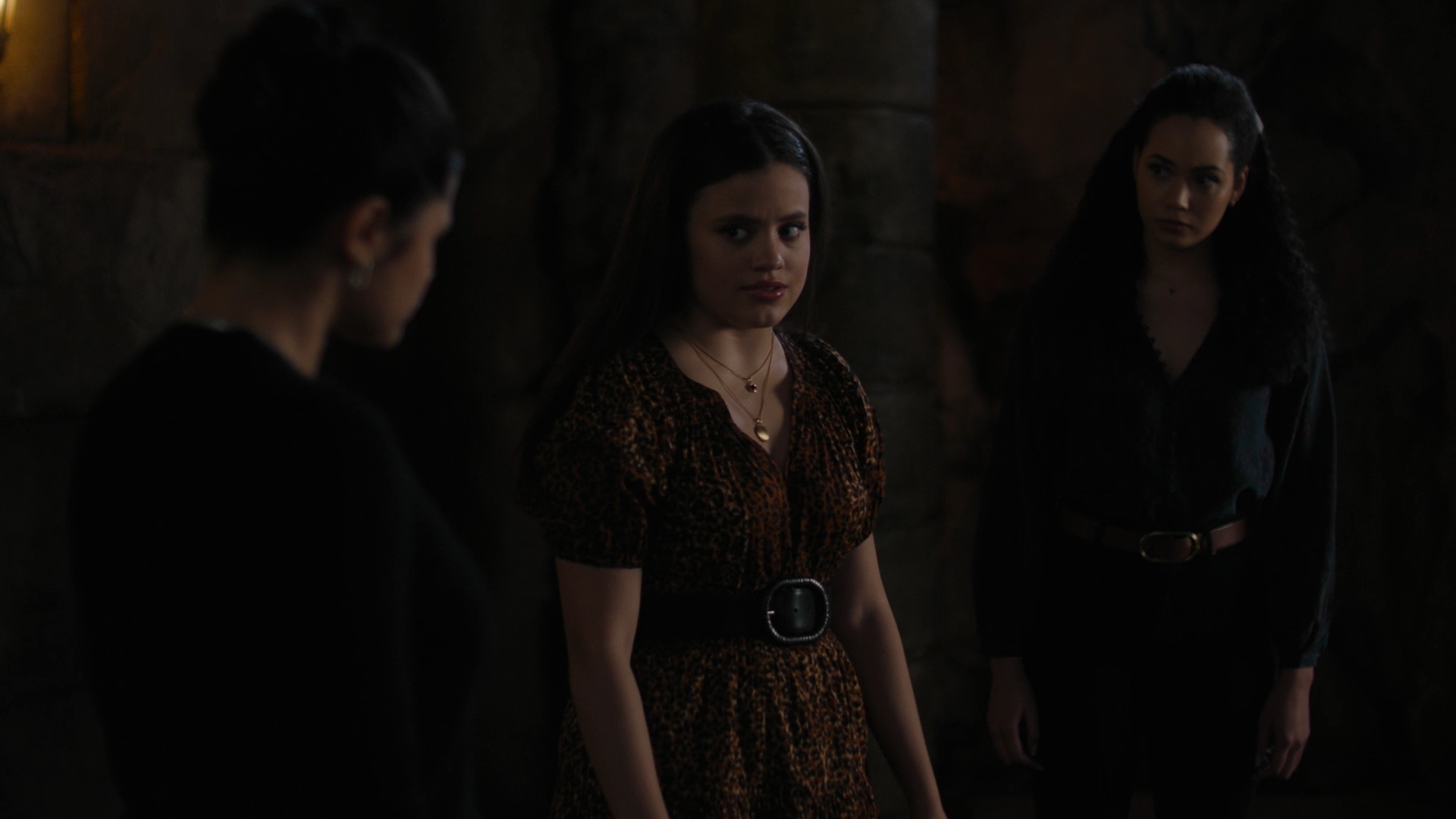 Charmed-Online-dot-nl_Charmed2x02SomeonesGoingToDie0098.jpg