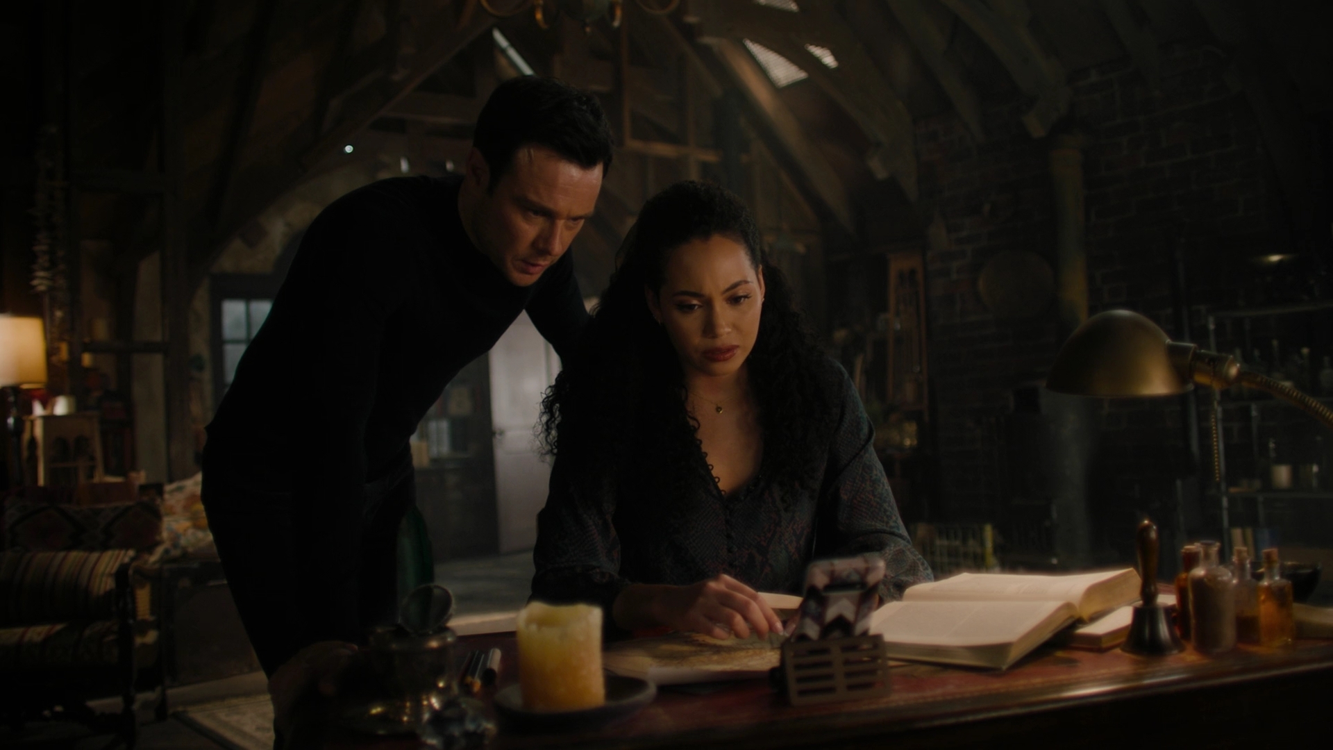 Charmed-Online-dot-nl_Charmed2x02SomeonesGoingToDie0510.jpg