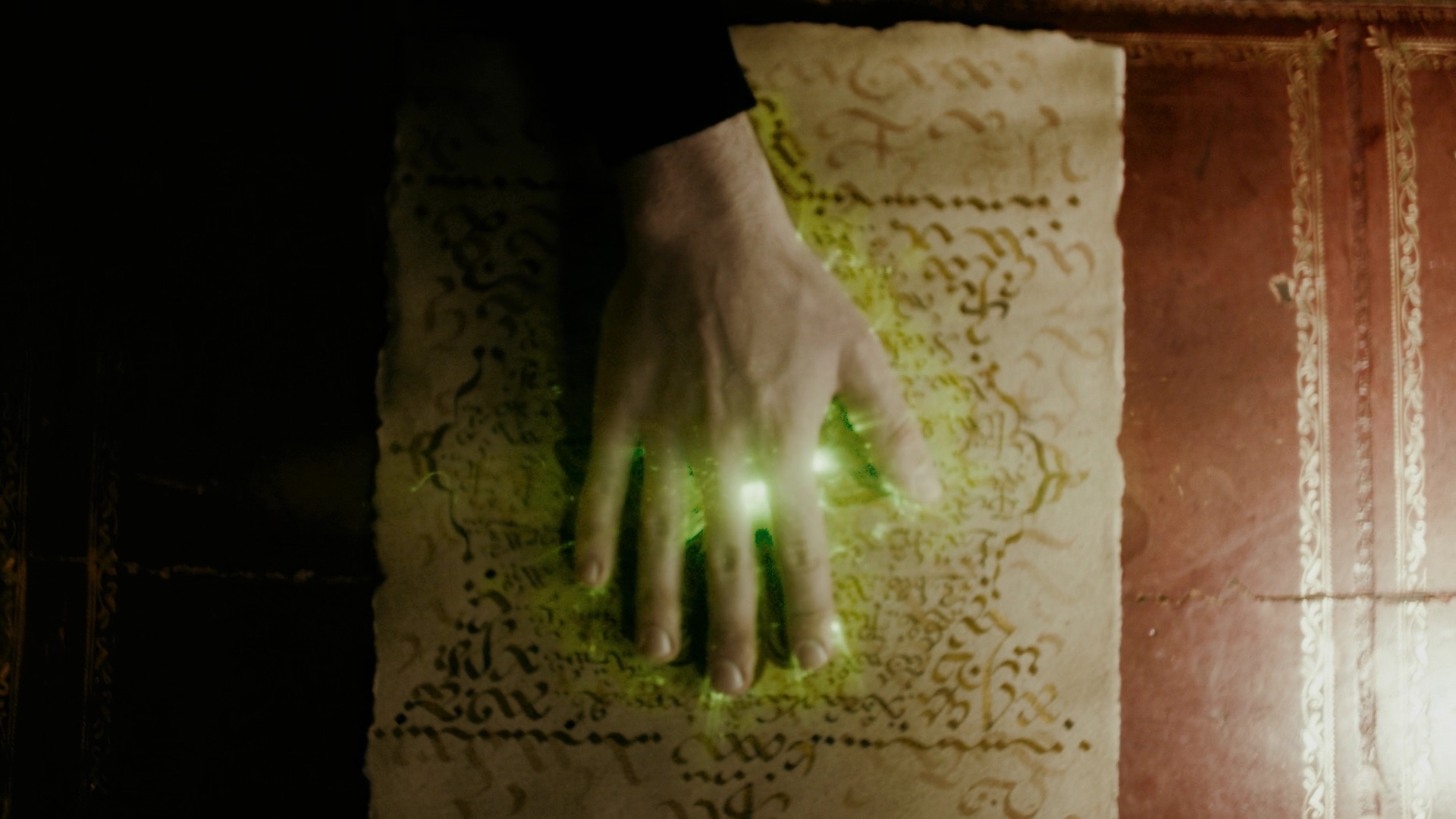 Charmed-Online-dot-nl_Charmed2x02SomeonesGoingToDie0606.jpg