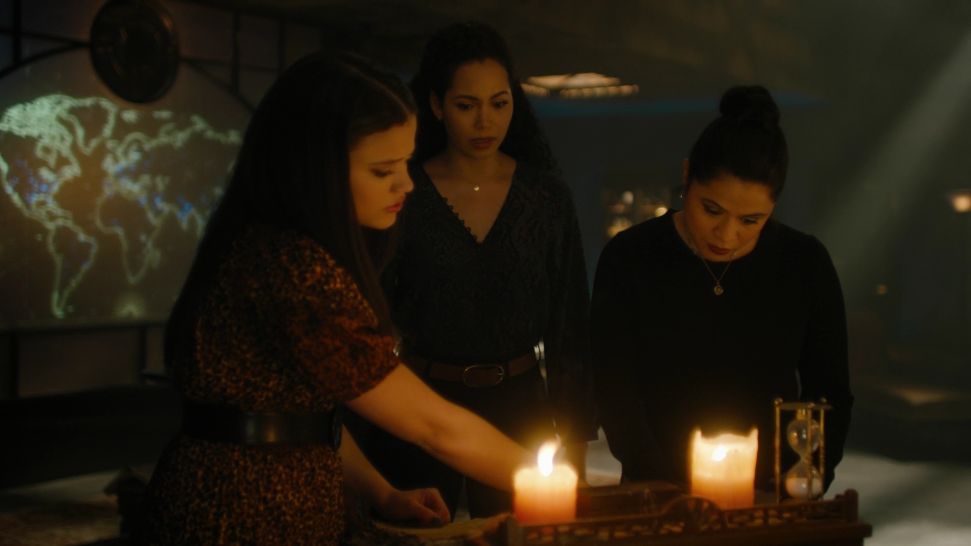 Charmed-Online-dot-nl_Charmed2x02SomeonesGoingToDie0868.jpg