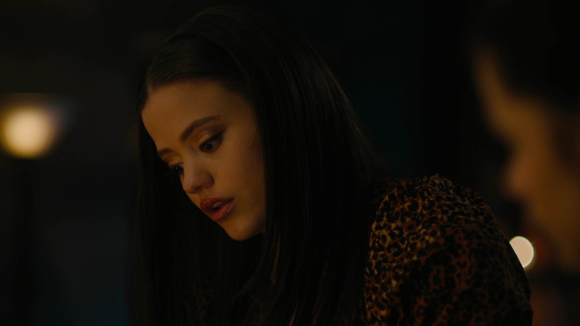 Charmed-Online-dot-nl_Charmed2x02SomeonesGoingToDie0879.jpg