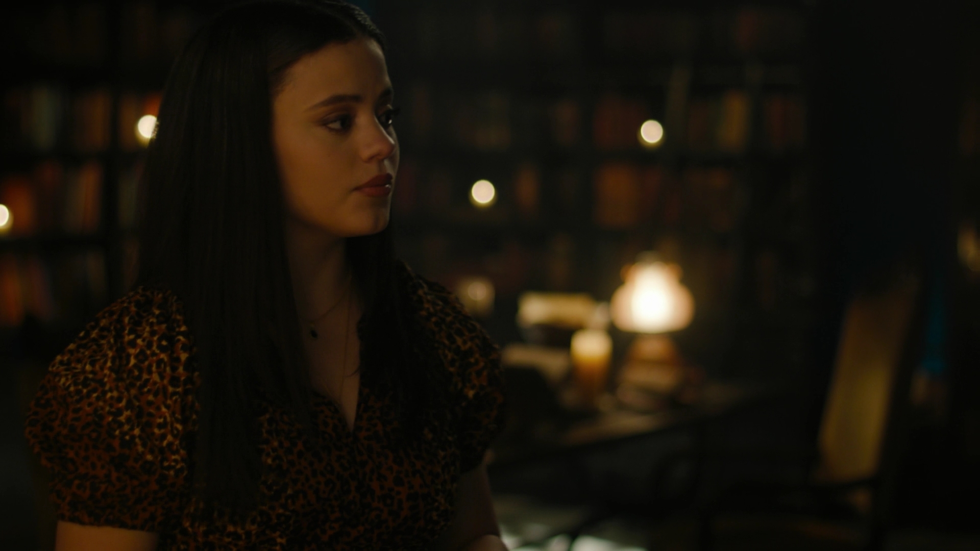 Charmed-Online-dot-nl_Charmed2x02SomeonesGoingToDie0923.jpg