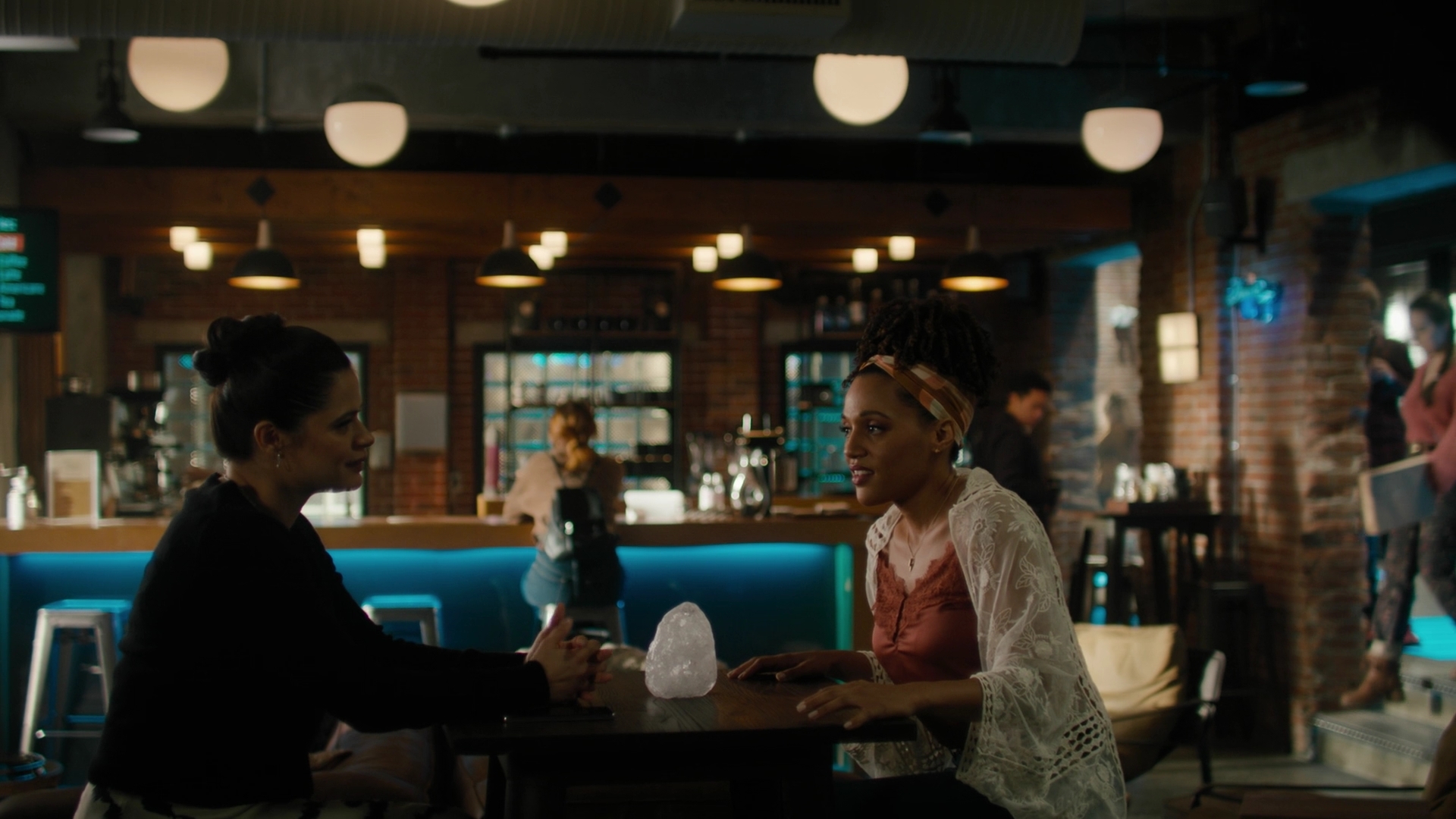 Charmed-Online-dot-nl_Charmed2x02SomeonesGoingToDie1041.jpg